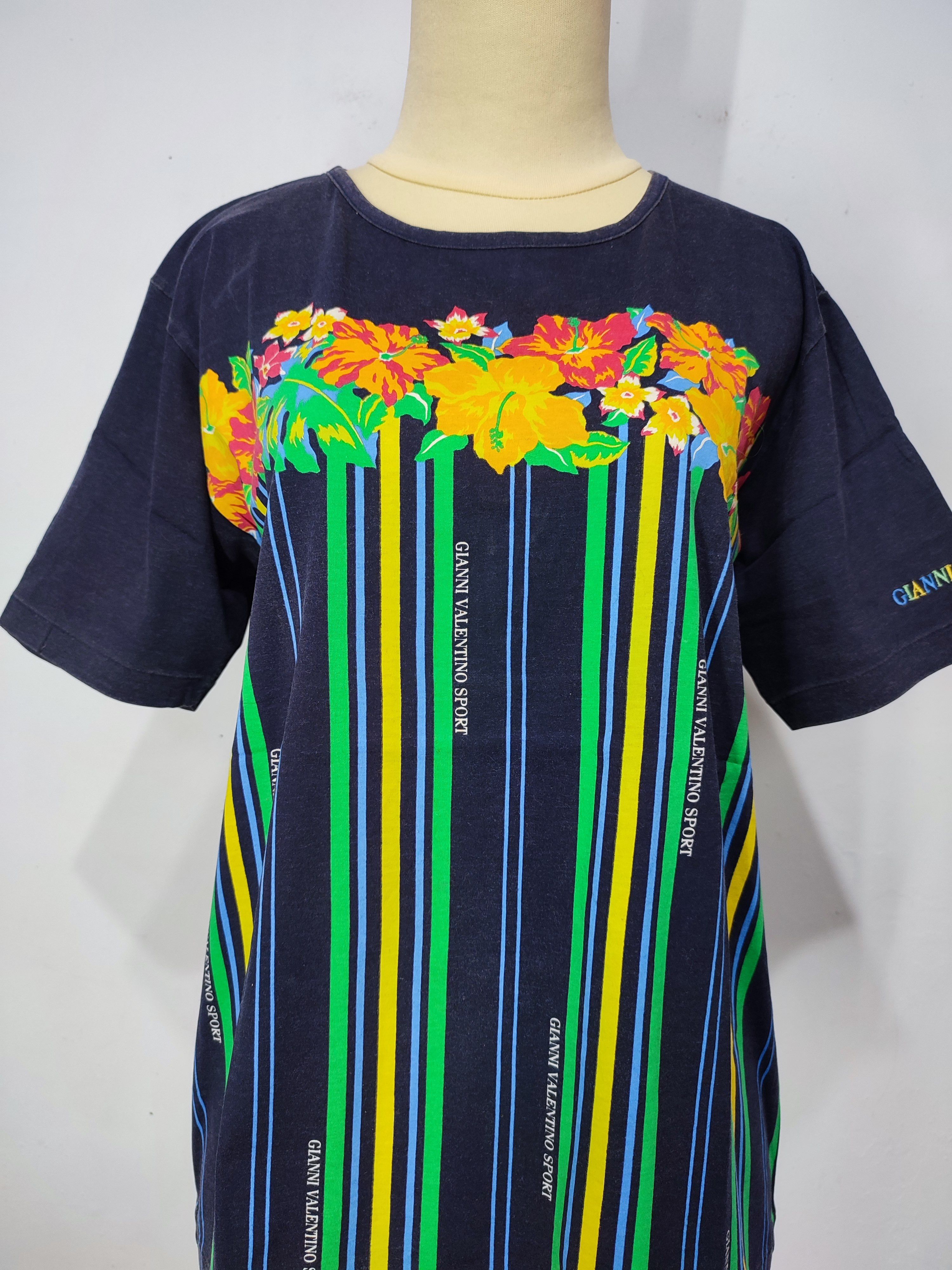 💥 Vtg Gianni Valentino Flowers Multicolour Stripe Tshirt
