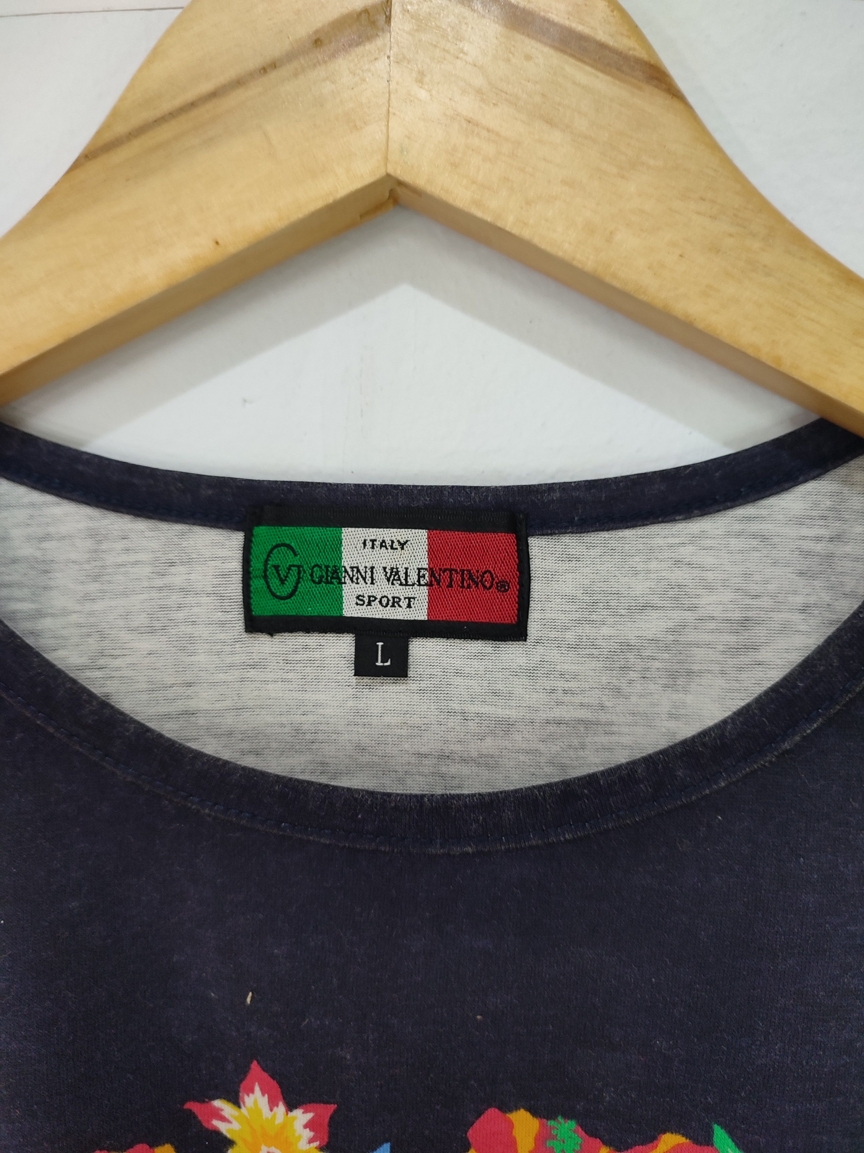 💥 Vtg Gianni Valentino Flowers Multicolour Stripe Tshirt