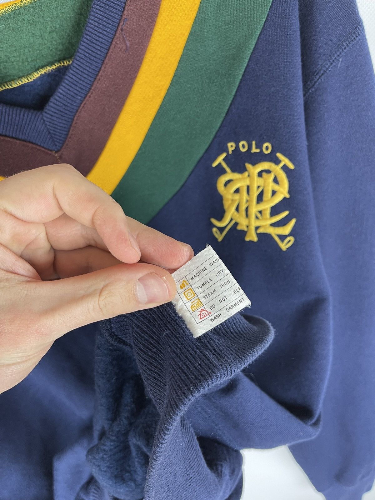 Polo Ralph Lauren Polo Ralph Lauren vintage 90s v-neck sweater Hong Kong made Size US M / EU 48-50 / 2 - 9 Thumbnail