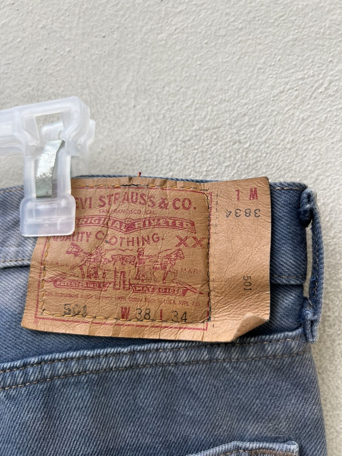 Levi's Vintage 1998 Levi’s 501 Made in Usa Sun Faded Denim Jeans Size US 37 - 20 Thumbnail