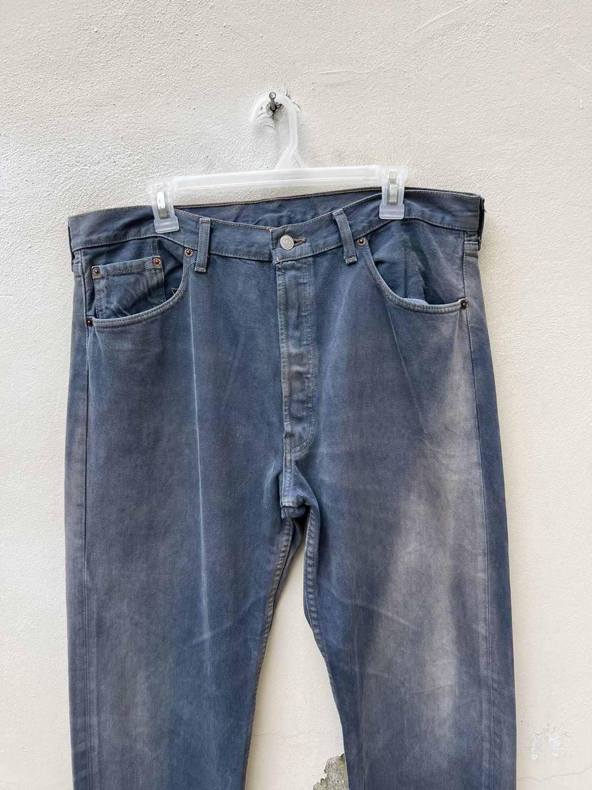 Levi's Vintage 1998 Levi’s 501 Made in Usa Sun Faded Denim Jeans Size US 37 - 7 Thumbnail
