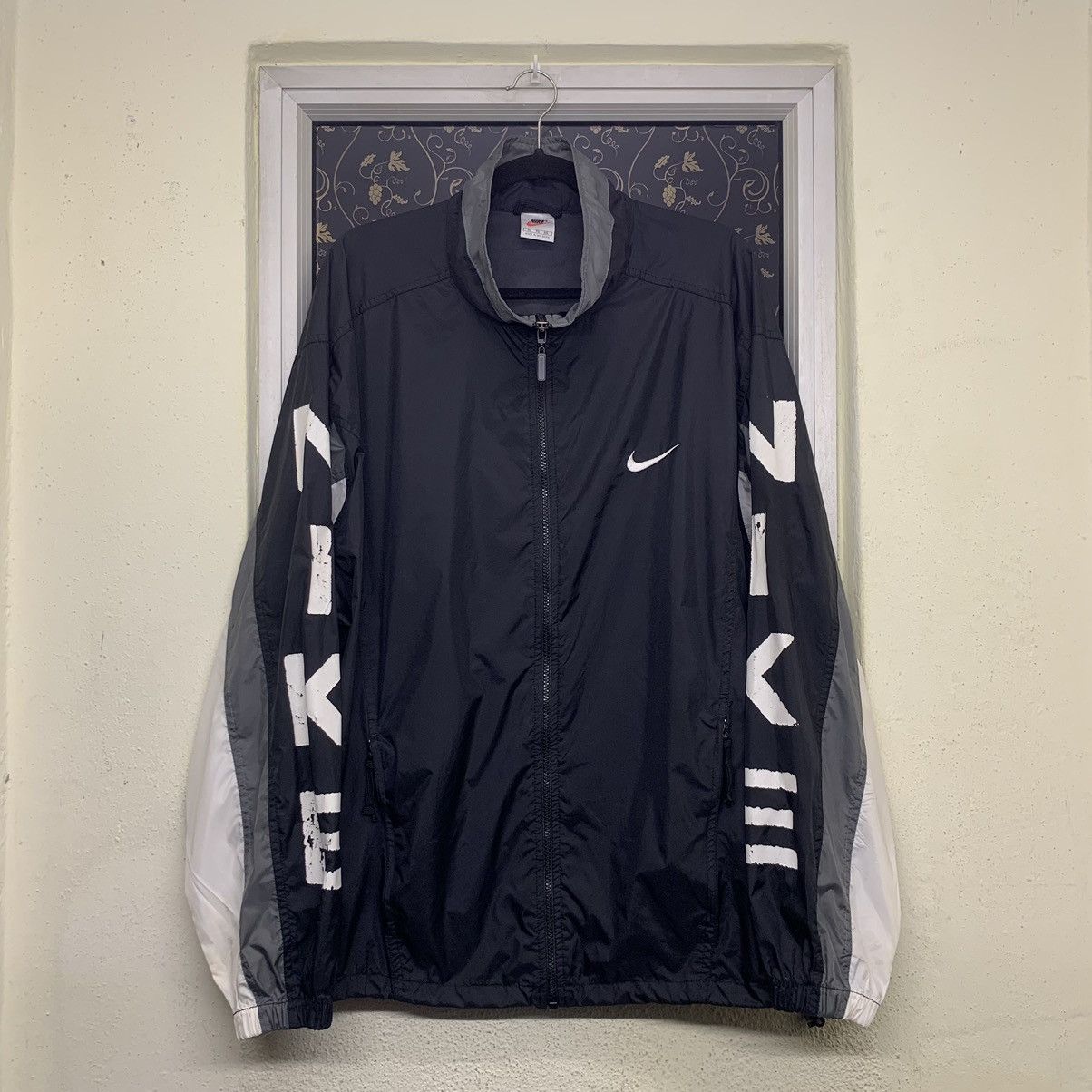 Nike Steals🔥🔥 Nike Light Jacket Size US XL / EU 56 / 4 - 1 Thumbnail