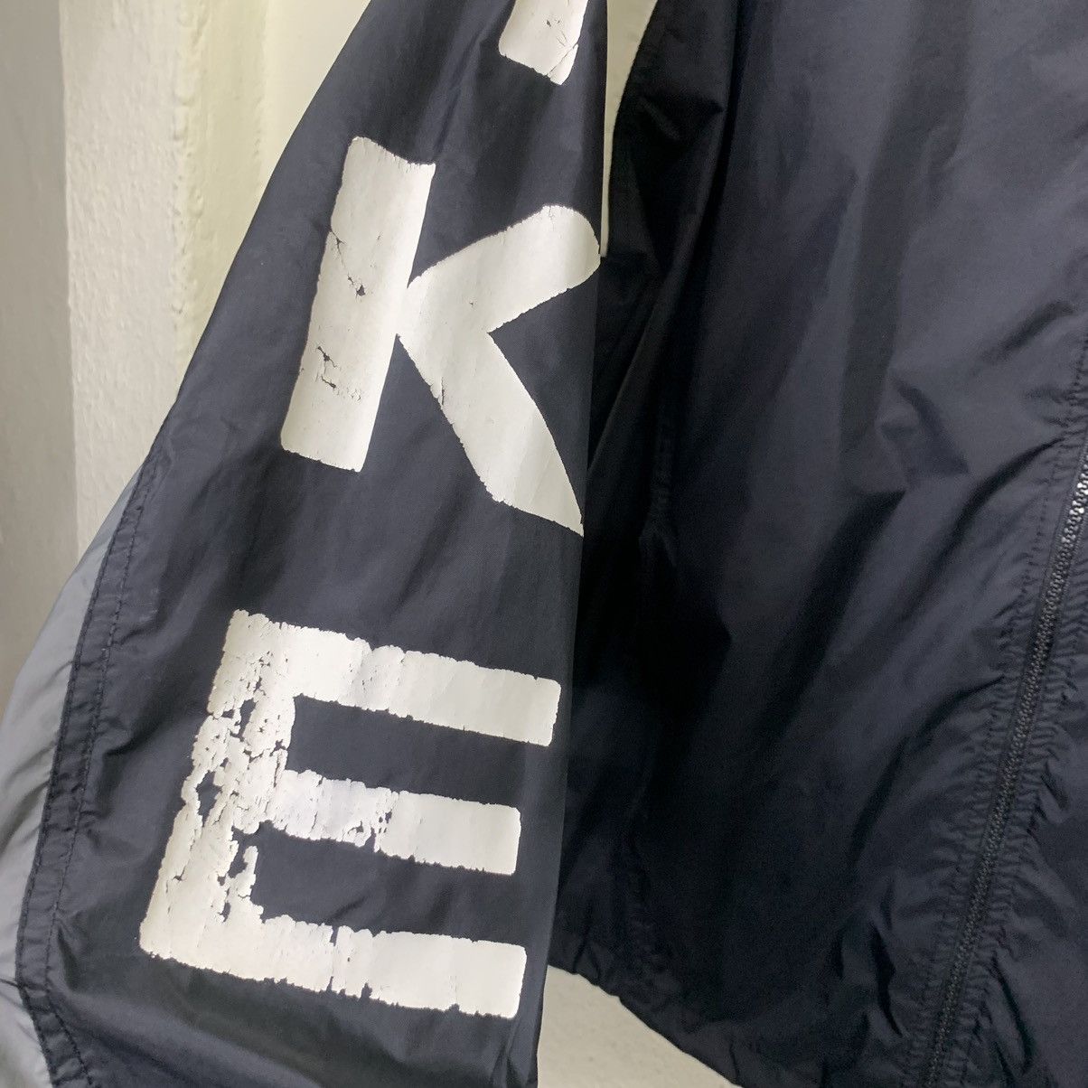 Nike Steals🔥🔥 Nike Light Jacket Size US XL / EU 56 / 4 - 4 Thumbnail