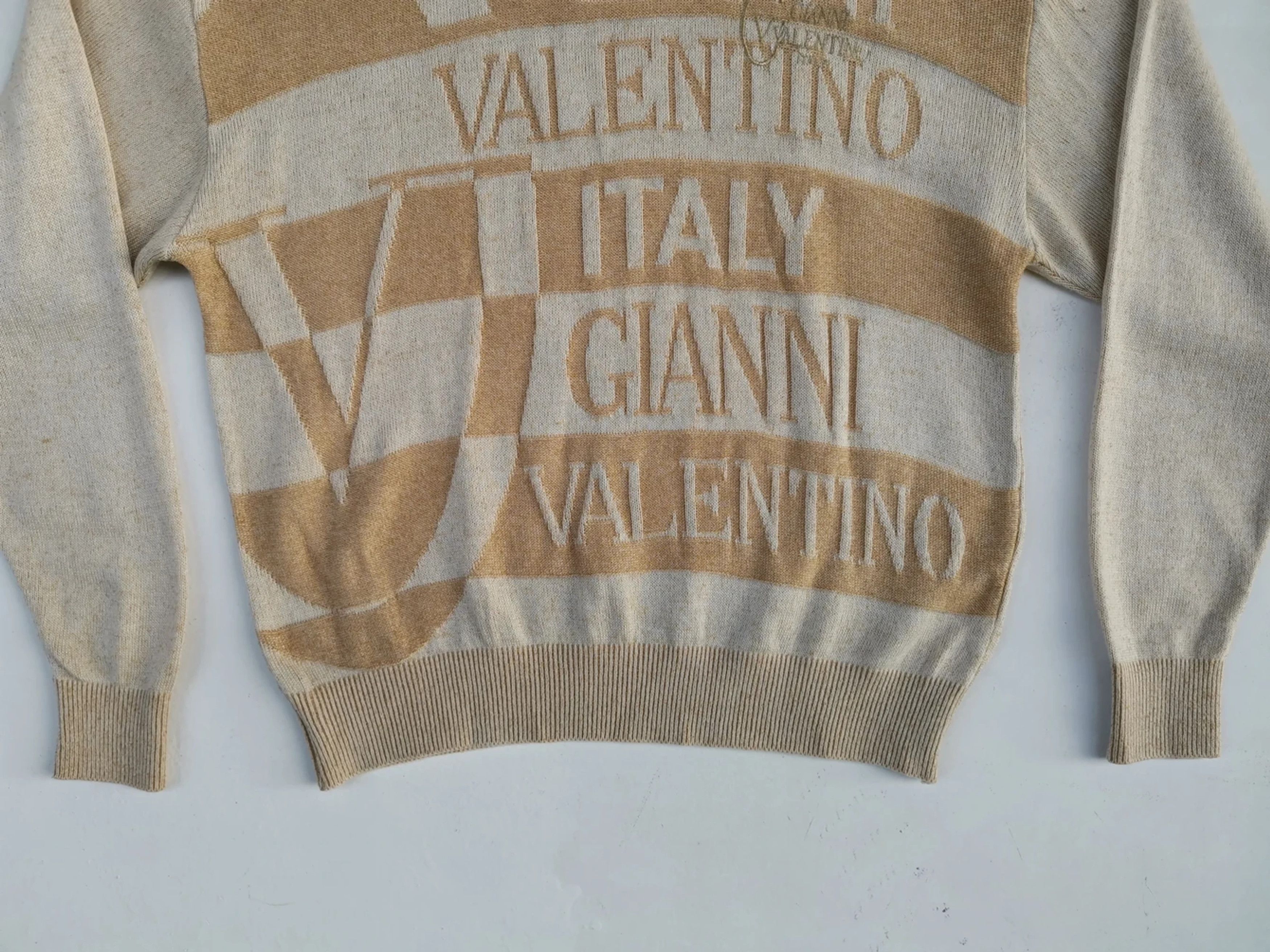 Gianni Valentino Veryrare!!! Gianni Valentino Italy Over Print Knitwear Size US M / EU 48-50 / 2 - 14 Thumbnail