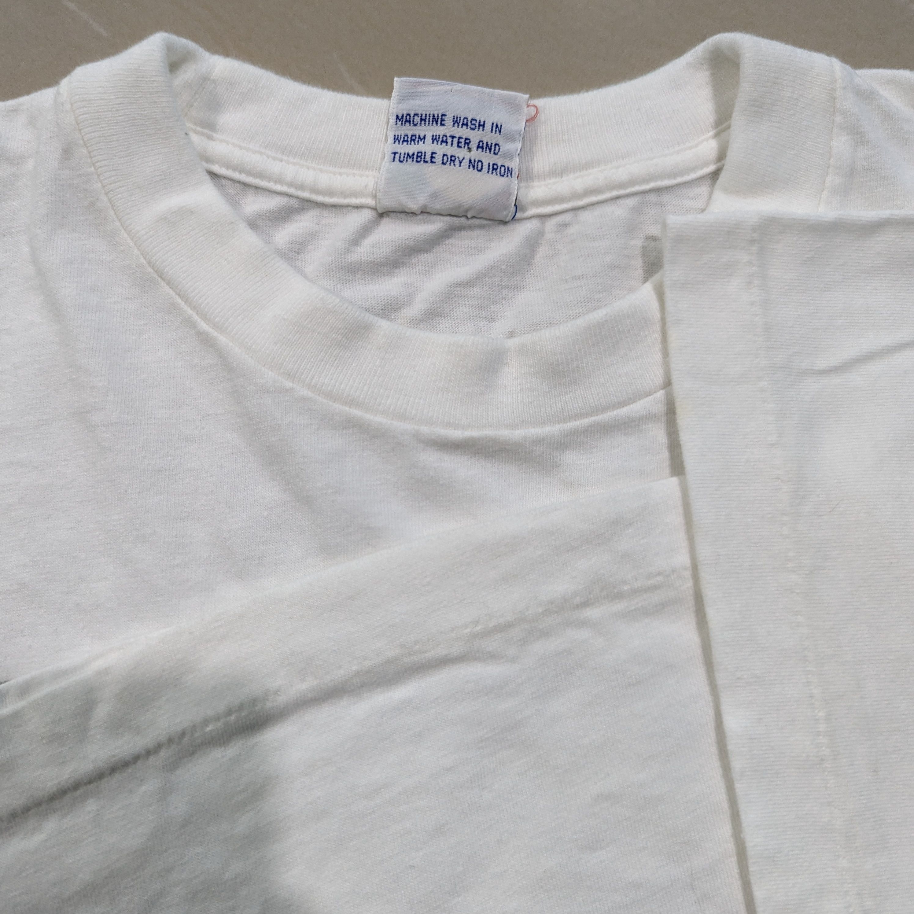 Japanese Brand Vintage 90’s NO AIDS Pop Art Gorilla Tee Size US L / EU 52-54 / 3 - 4 Thumbnail