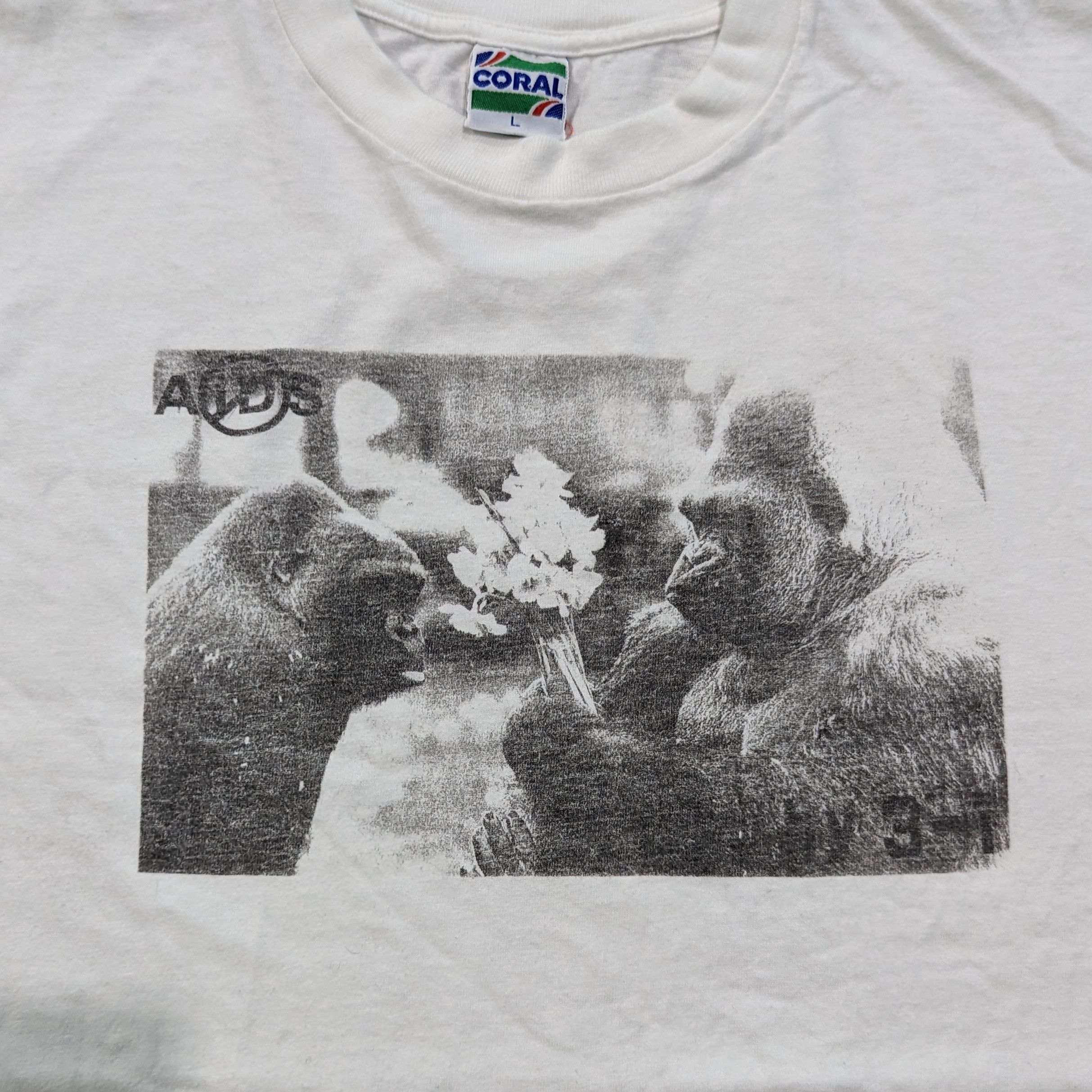 Japanese Brand Vintage 90’s NO AIDS Pop Art Gorilla Tee Size US L / EU 52-54 / 3 - 2 Thumbnail