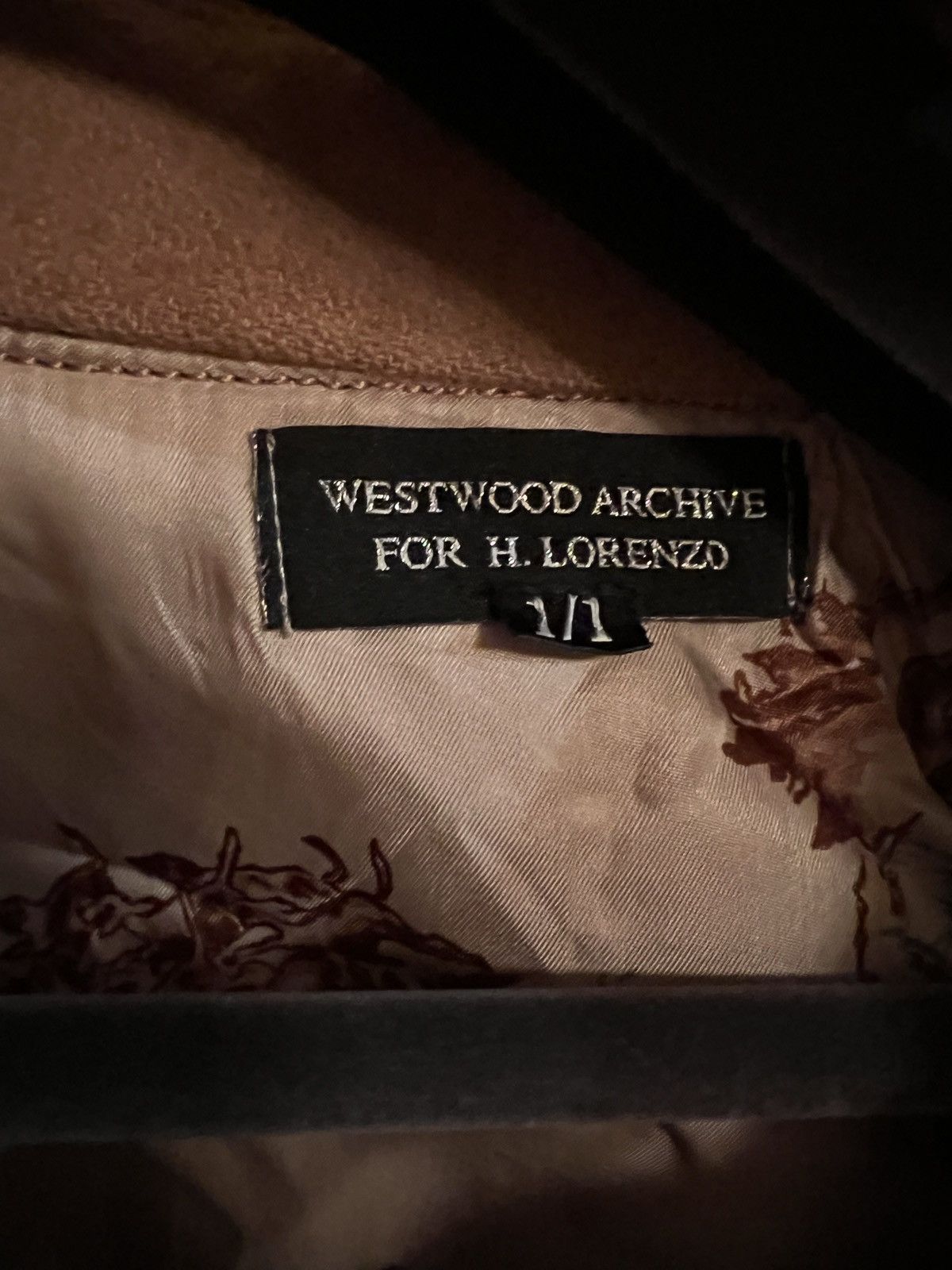 Vintage Dune coloured 1/1 Westwood Archive for H Lorenzo Size US M / EU 48-50 / 2 - 5 Thumbnail