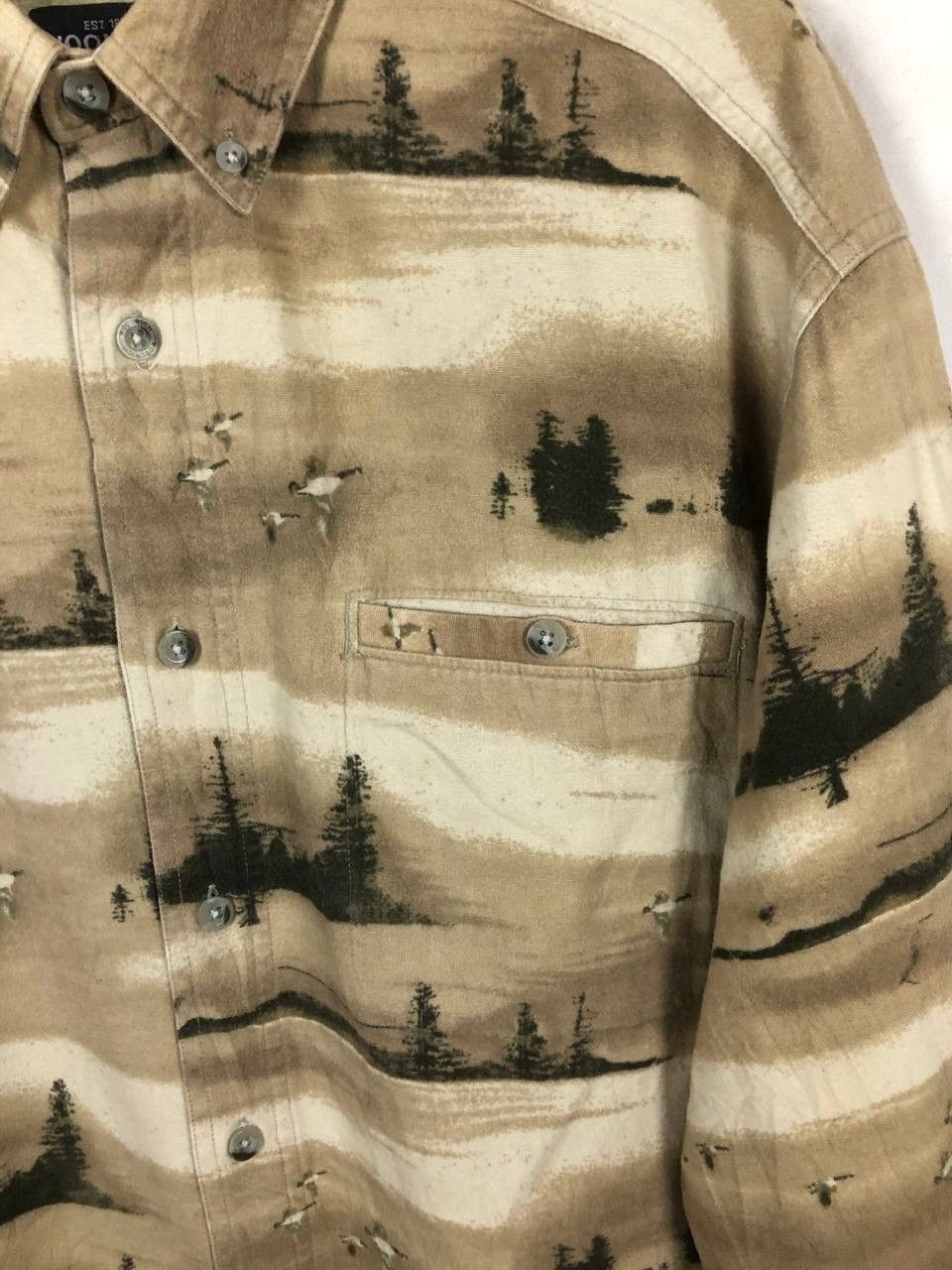 Woolrich Woolen Mills VINTAGE Woolrich Woolen SHIRT Forest Graffiti Size US XL / EU 56 / 4 - 5 Thumbnail
