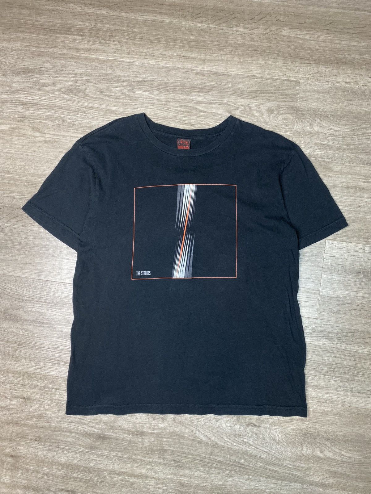 Band Tees × Vintage 2006 The Strokes “First Impressions of Earth 