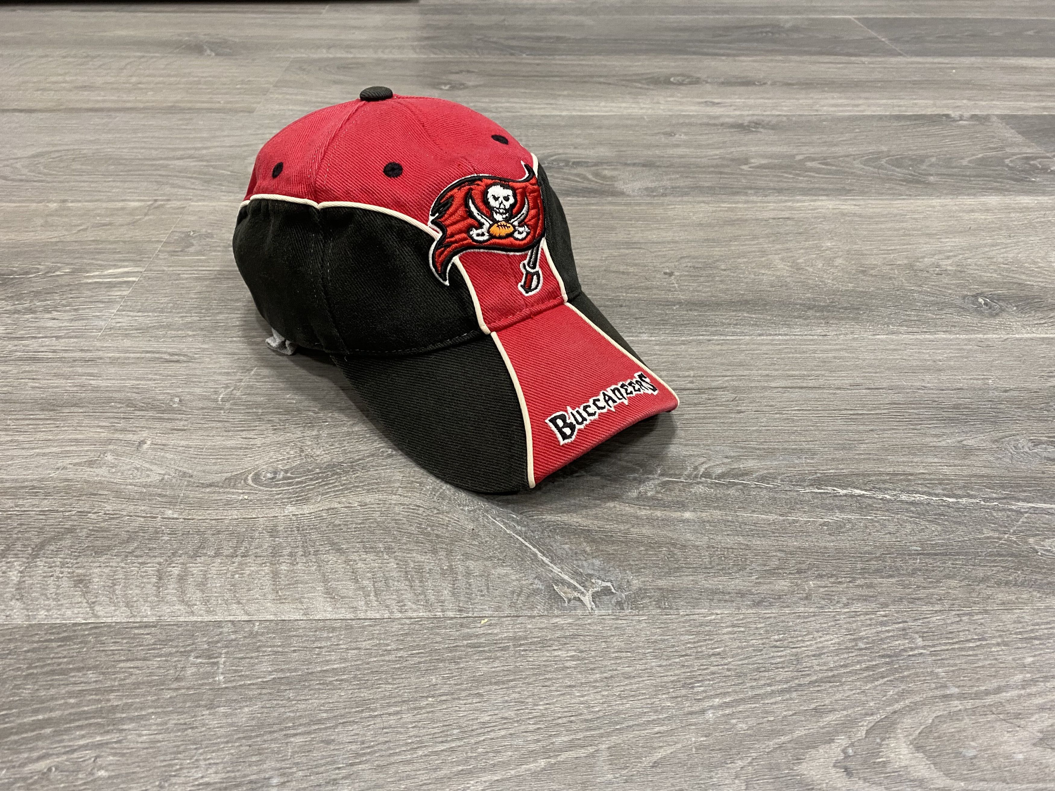 NFL Buccaneers Tampa Bay Vintage Cap Hat NFL Size ONE SIZE - 1 Thumbnail