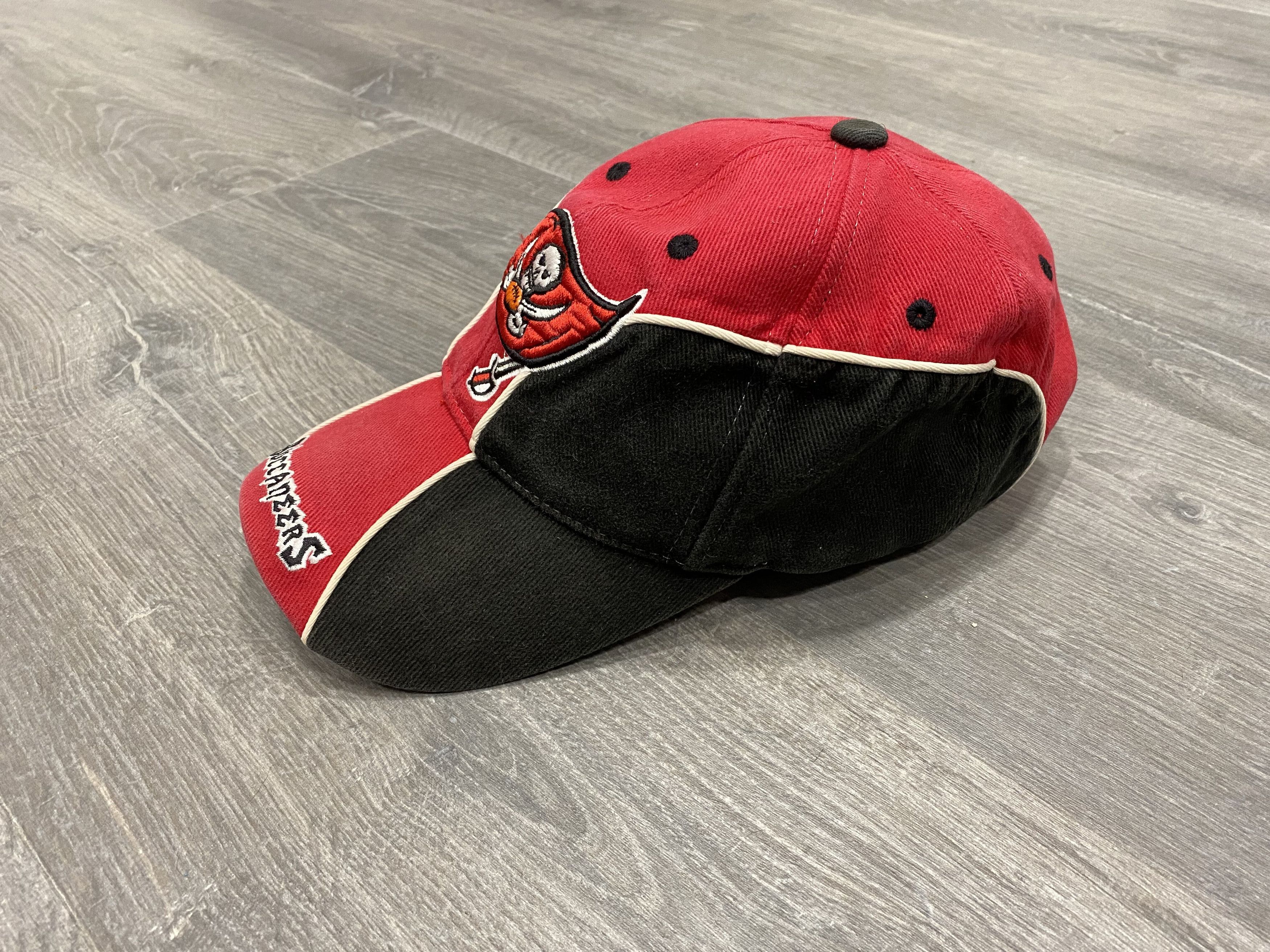 NFL Buccaneers Tampa Bay Vintage Cap Hat NFL Size ONE SIZE - 4 Thumbnail