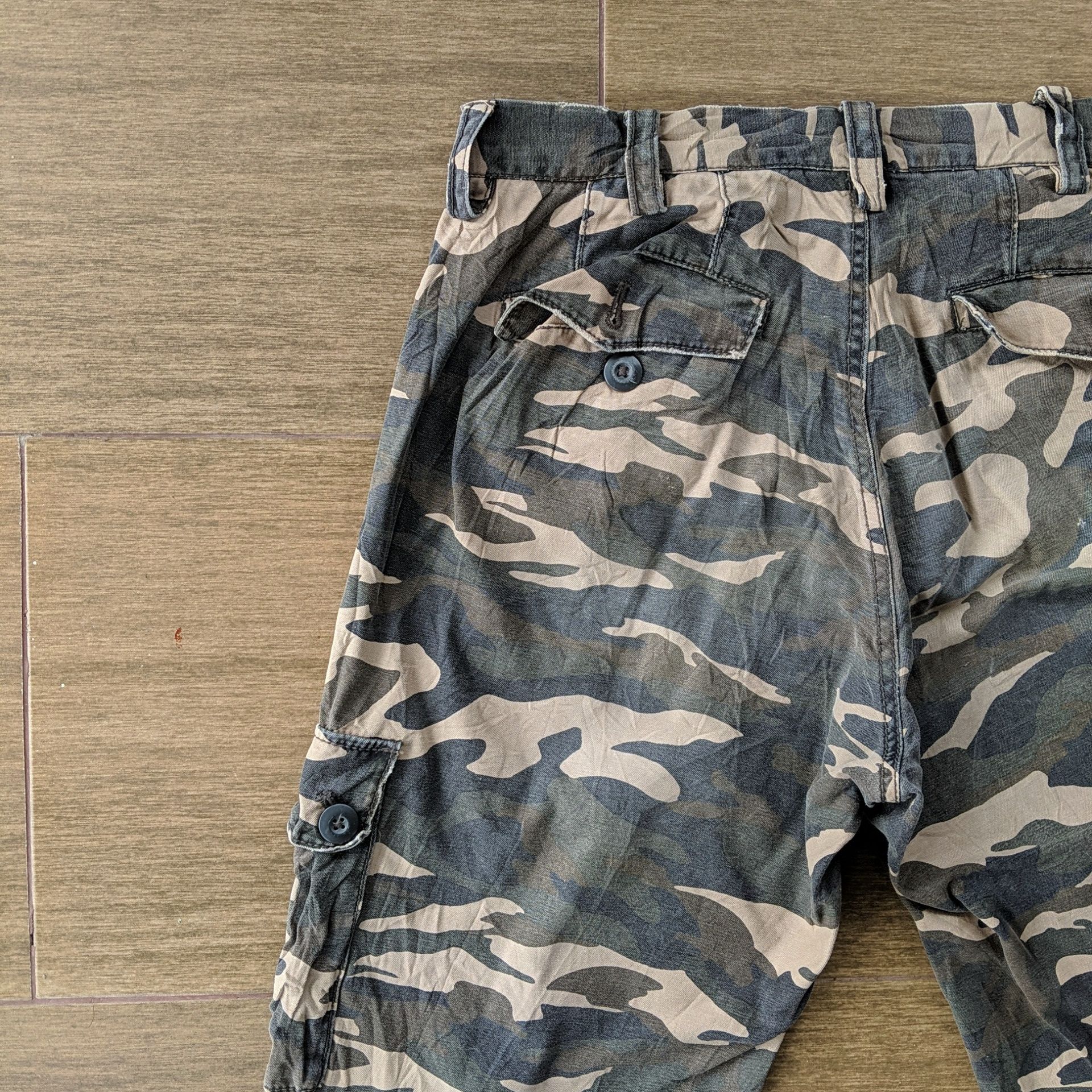 Japanese Brand W34 Vintage Takeo Kikuchi Camo Tactical Cargo Pants Size US 34 / EU 50 - 10 Thumbnail