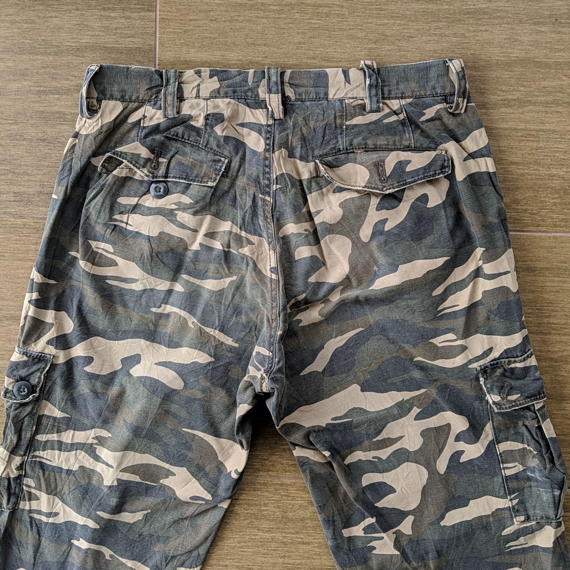 Japanese Brand W34 Vintage Takeo Kikuchi Camo Tactical Cargo Pants Size US 34 / EU 50 - 9 Thumbnail