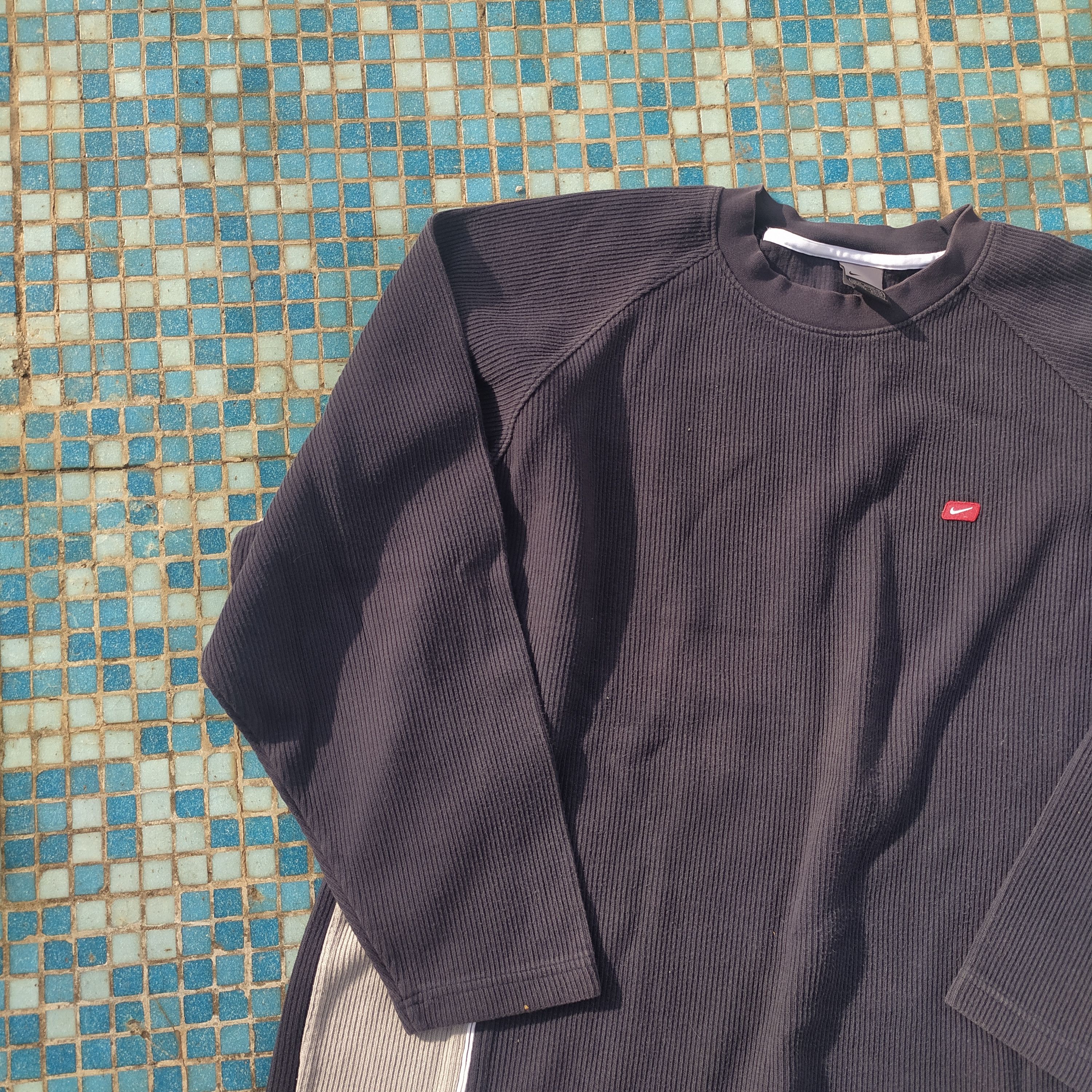 Nike × Vintage Vintage Nike 90s swoosh logo sweatshirt Size US XL / EU 56 / 4 - 2 Thumbnail