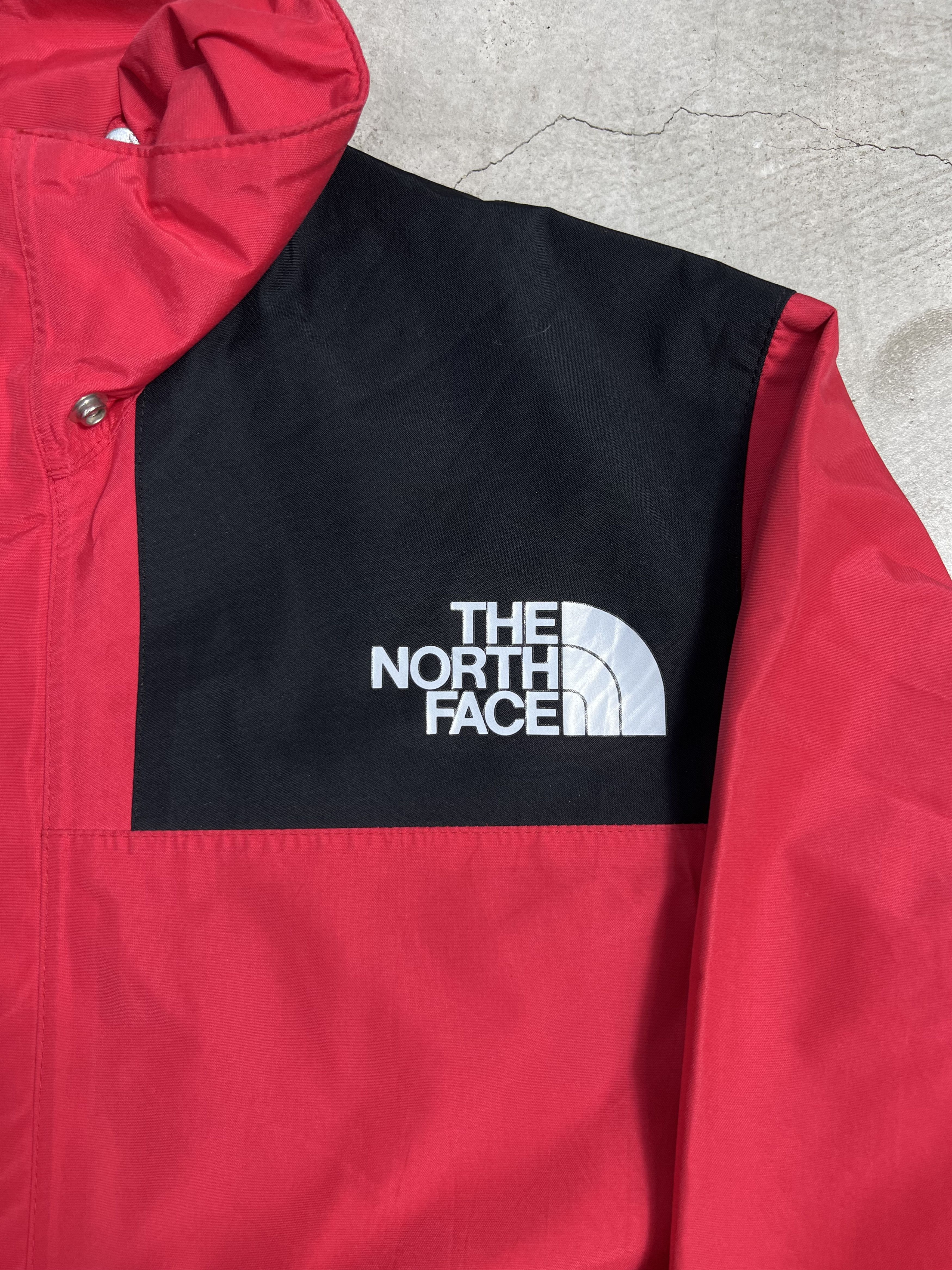 The North Face The North Face Gore-Tex Light Nylon Jacket (L) GTMD343 Size US L / EU 52-54 / 3 - 2 Thumbnail