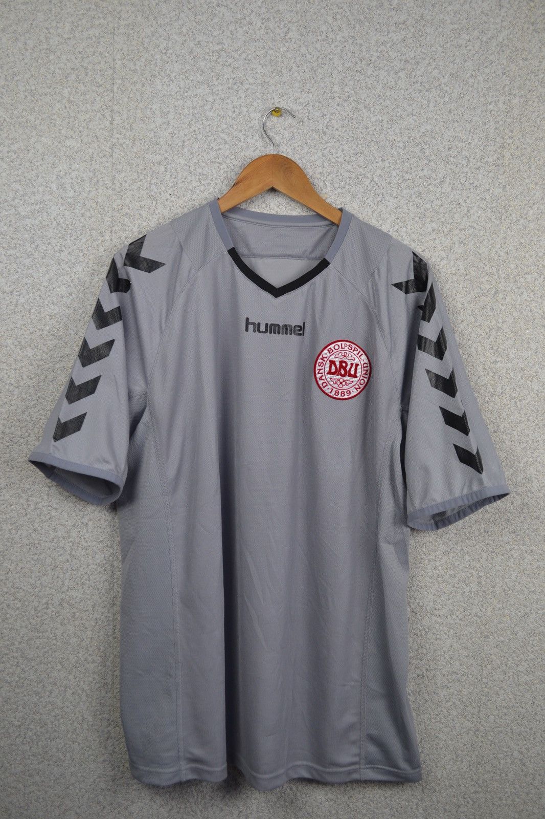 Hummel DENMARK NATIONAL TEAM TRAINING SHIRT HUMMEL JERSEY 2017 2018 Size US XXL / EU 58 / 5 - 1 Thumbnail