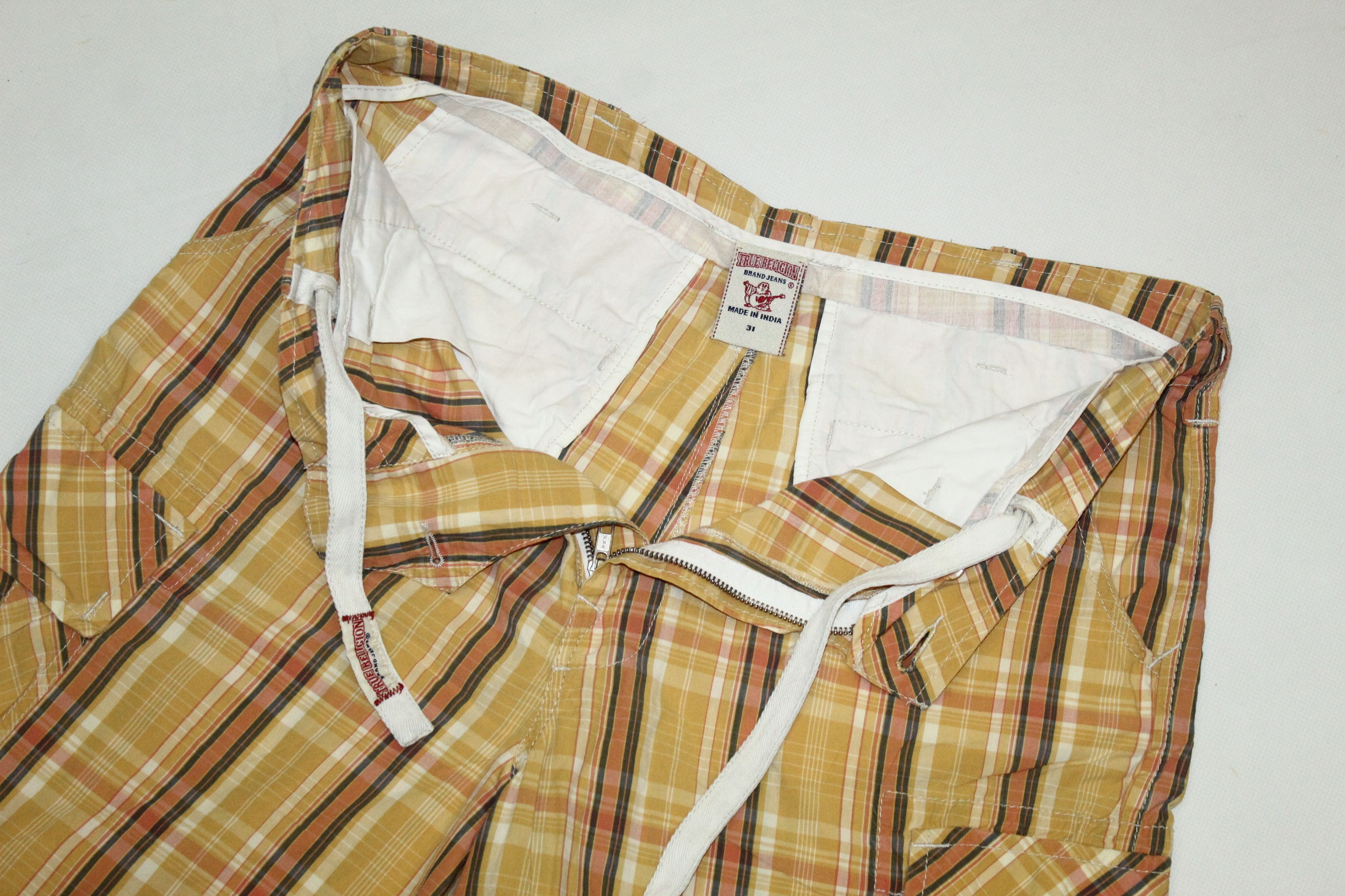 True Religion True Religion Madras Bermuda Cargo Shorts Size US 34 / EU 50 - 4 Thumbnail
