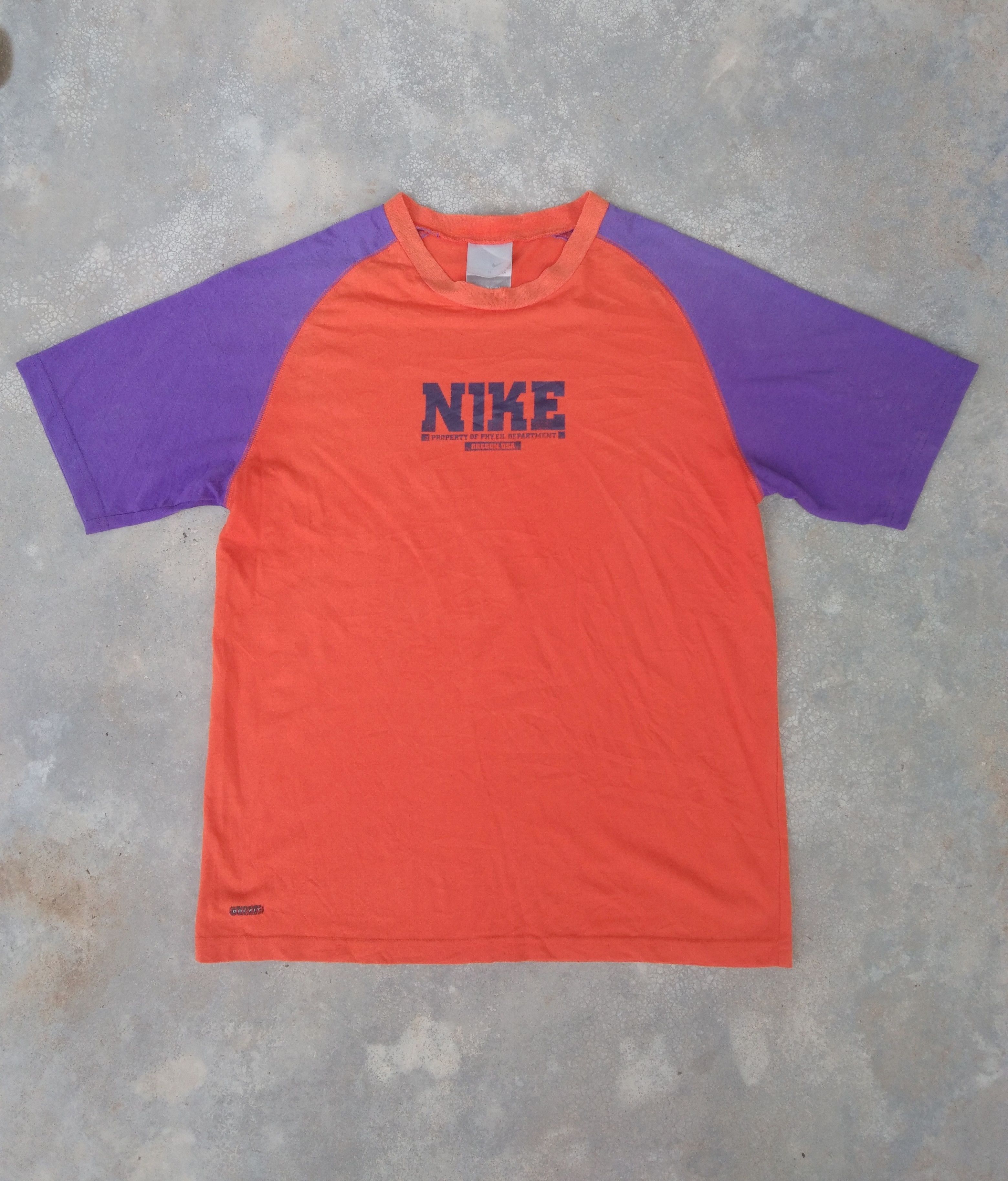 Nike Vintage Nike T Shirt Size US S / EU 44-46 / 1 - 1 Thumbnail