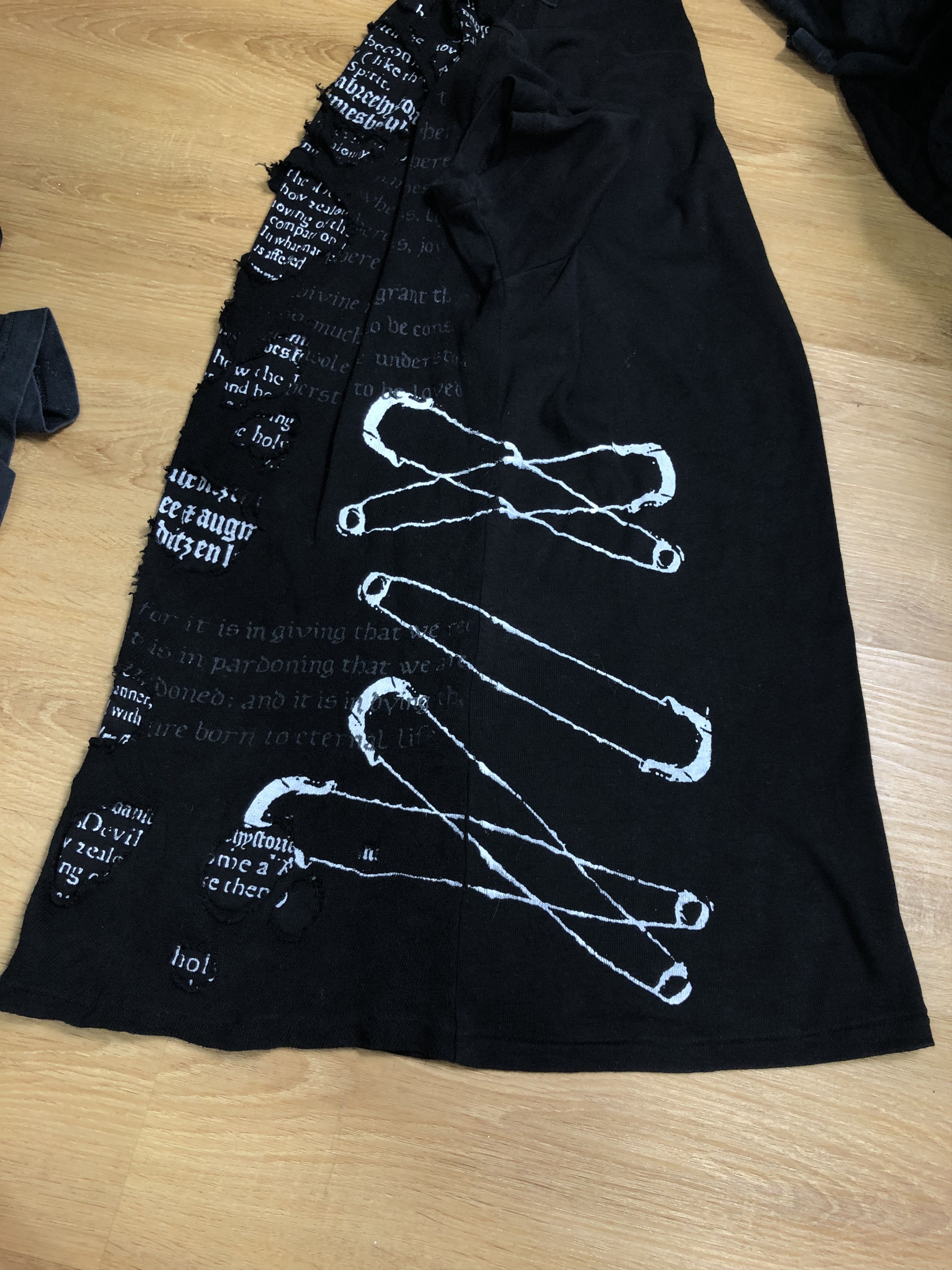 Japanese Brand VTG H. ANARCHY PUNK DEVIL MOTIVES DOUBLE TRASH LAYER SHIRT Size US S / EU 44-46 / 1 - 9 Thumbnail