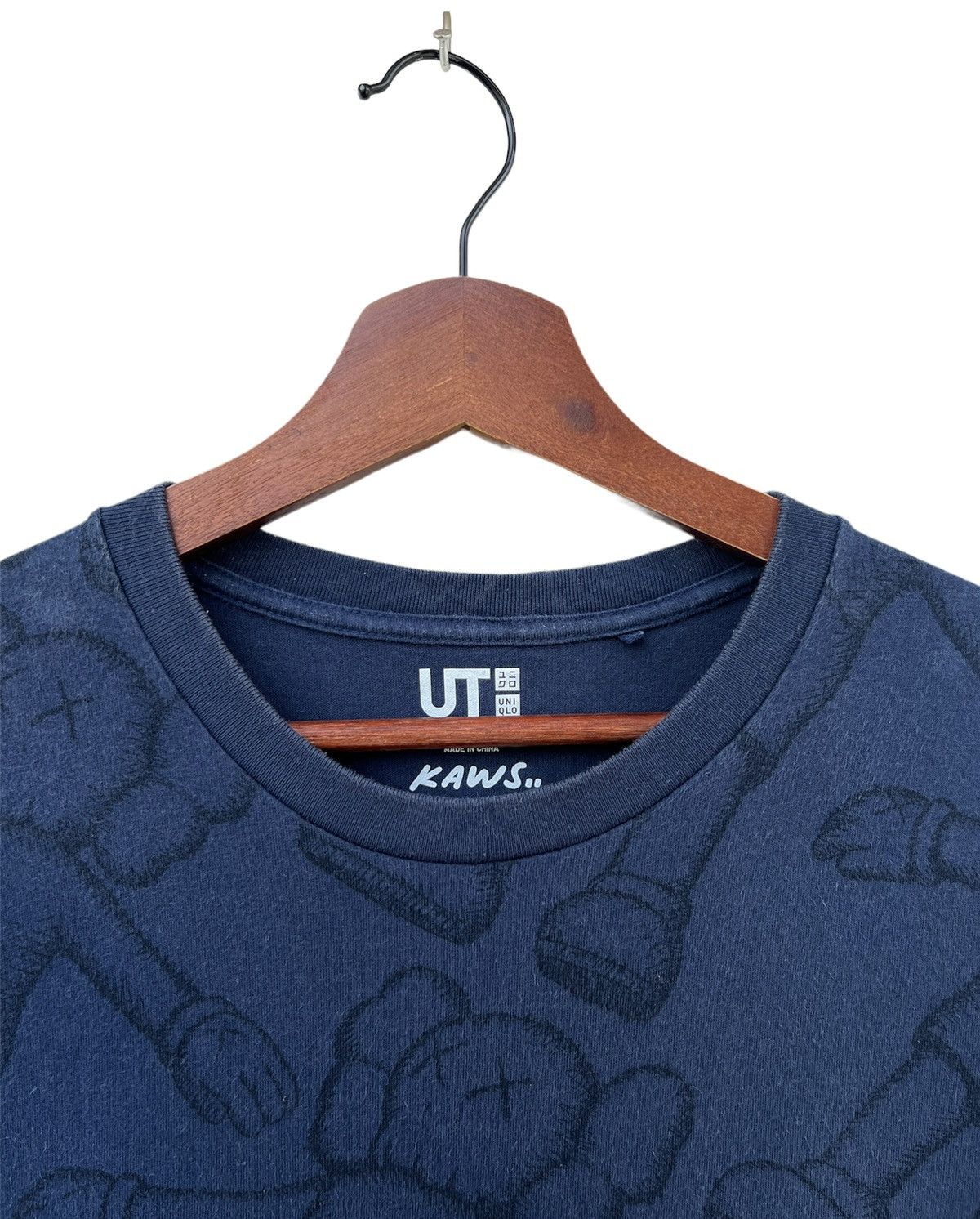 Kaws × Uniqlo Kaws Full Print Shirt Size US M / EU 48-50 / 2 - 4 Thumbnail
