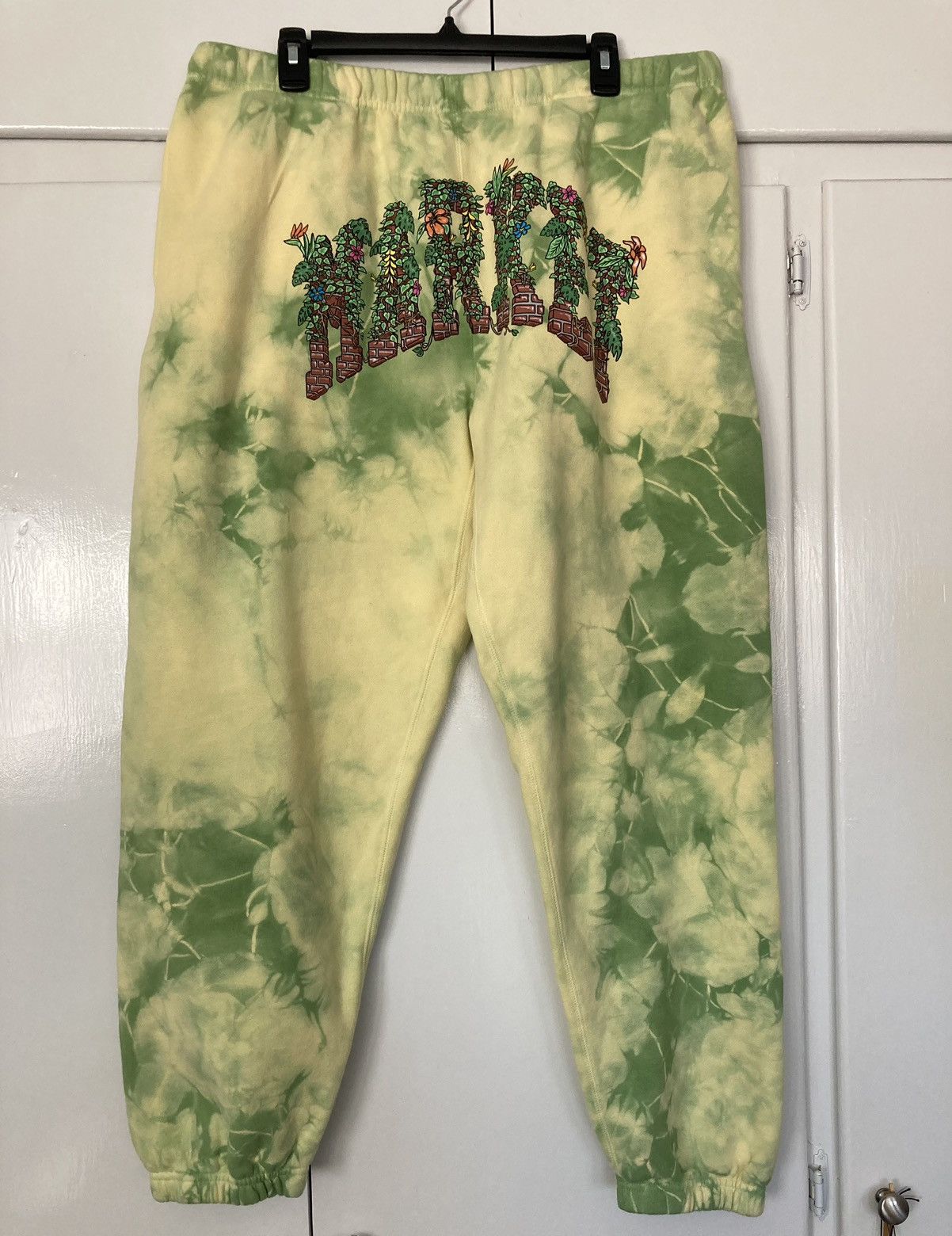 Market MARKET BY CHINATOWN MARKET TIE DYE SWEATPANTS GREEN JOGGERS Size US 37 - 1 Thumbnail