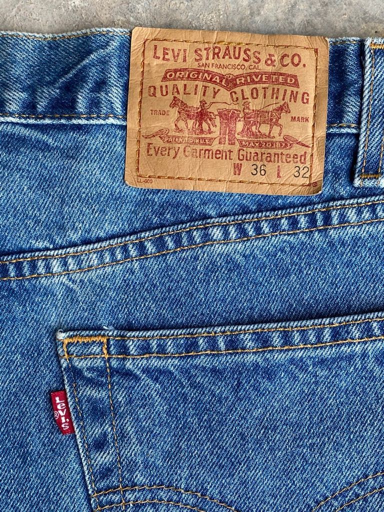 Levi's Vintage Clothing Vintage 90s Light Wash Levi's Jeans Relaxed Fix Size US 36 / EU 52 - 15 Thumbnail
