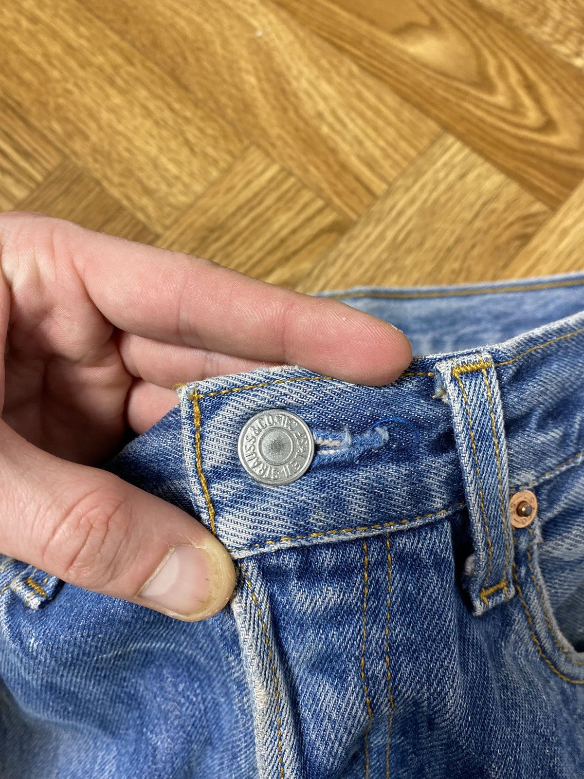 Levi's × Levi's Vintage Clothing × Vintage Vintage 90s Levis faded distressed jeans size 32/34 Size US 32 / EU 48 - 19 Thumbnail