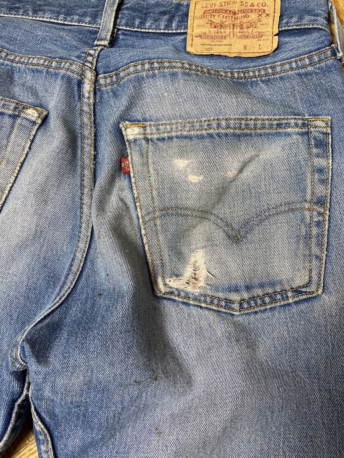 Levi's × Levi's Vintage Clothing × Vintage Vintage 90s Levis faded distressed jeans size 32/34 Size US 32 / EU 48 - 4 Thumbnail