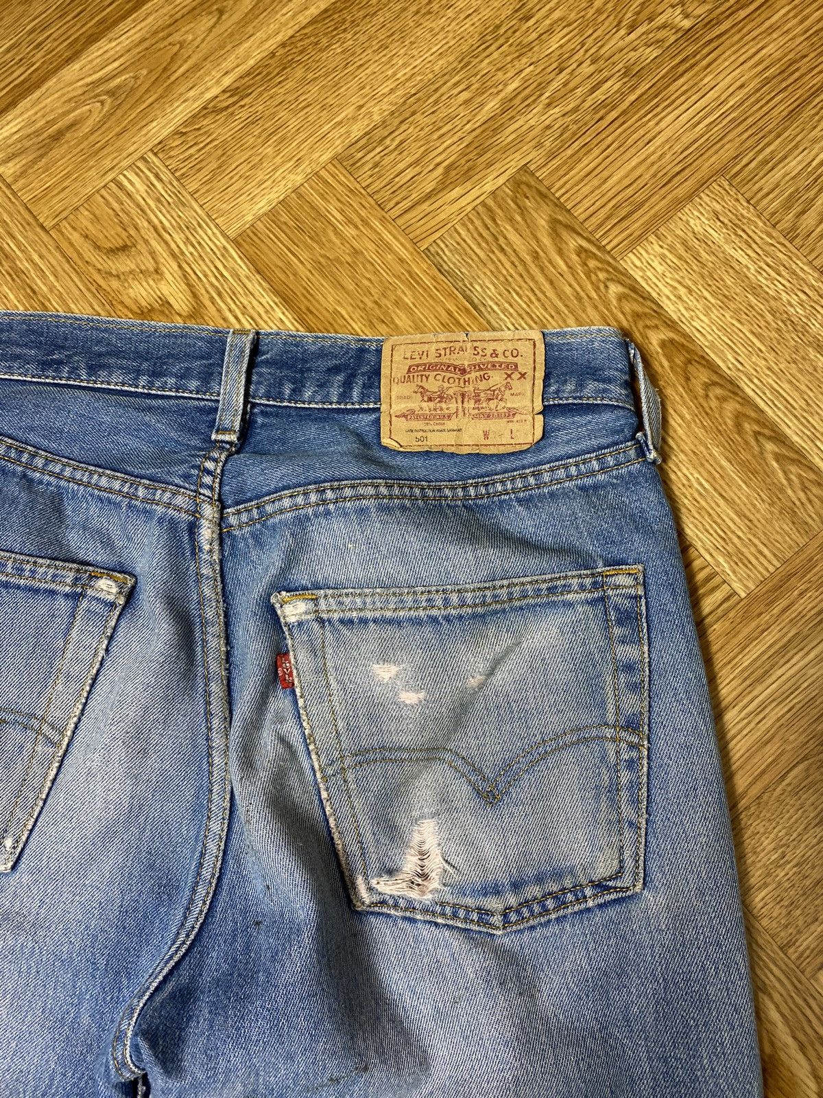 Levi's × Levi's Vintage Clothing × Vintage Vintage 90s Levis faded distressed jeans size 32/34 Size US 32 / EU 48 - 2 Thumbnail