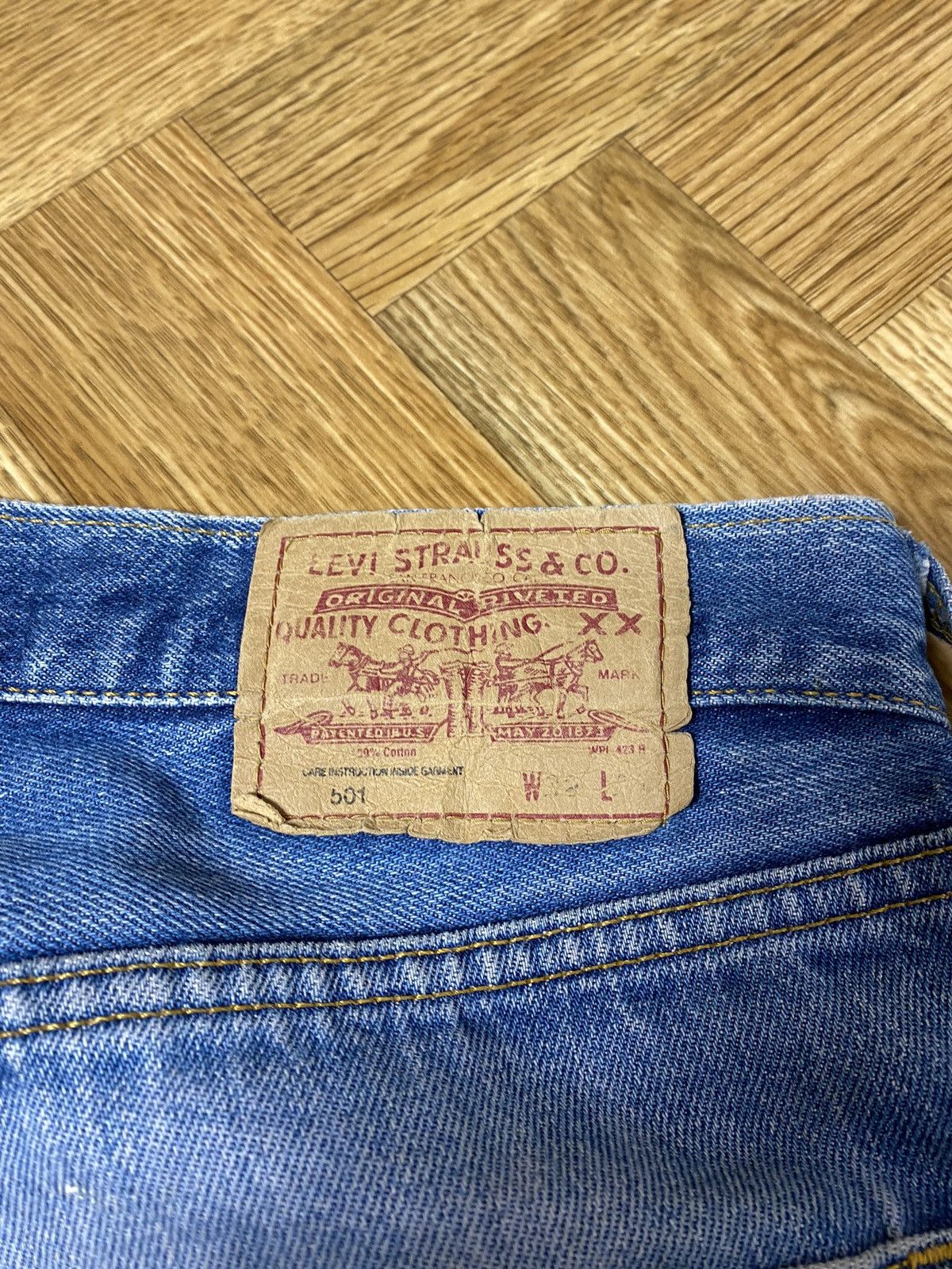 Levi's × Levi's Vintage Clothing × Vintage Vintage 90s Levis faded distressed jeans size 32/34 Size US 32 / EU 48 - 3 Thumbnail