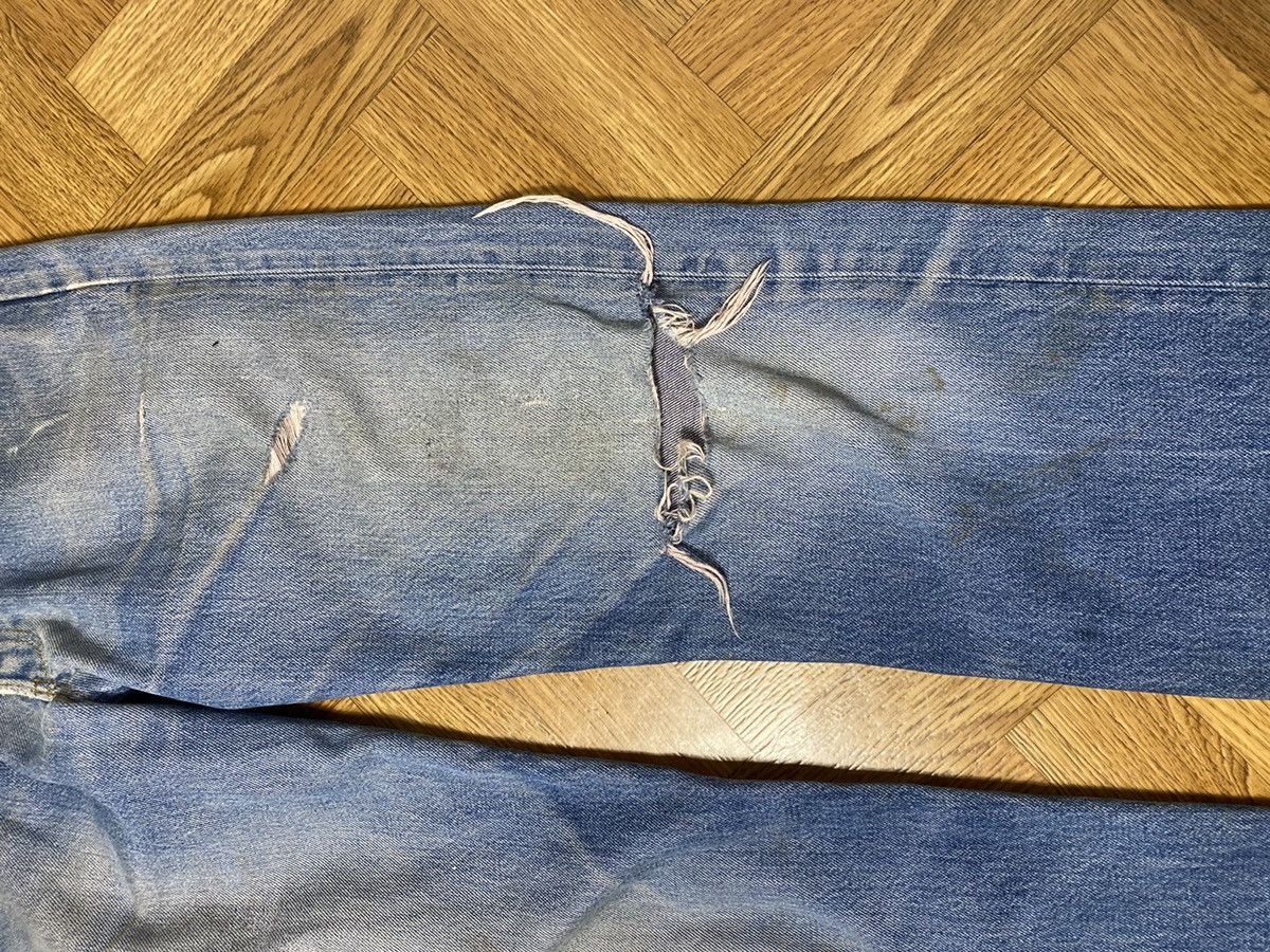 Levi's × Levi's Vintage Clothing × Vintage Vintage 90s Levis faded distressed jeans size 32/34 Size US 32 / EU 48 - 15 Thumbnail