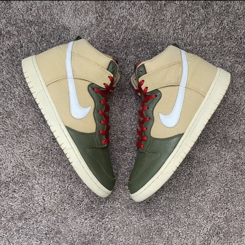 image of Nike Dunk Shoes in Olive, Men's (Size 9.5)