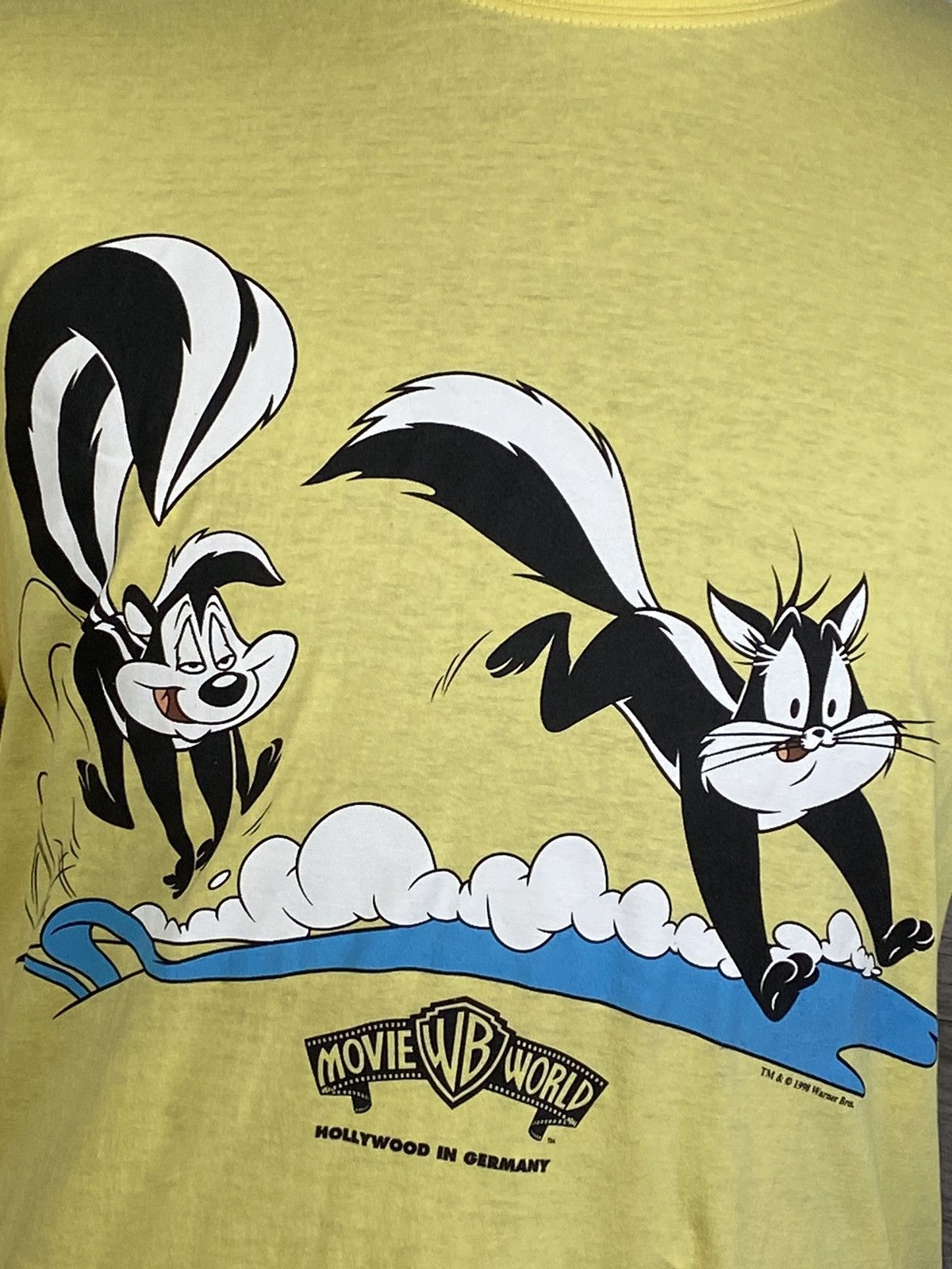Vintage × Warner Bros Vintage Warner bros 1998 Hollywood in Germany Size US L / EU 52-54 / 3 - 6 Thumbnail