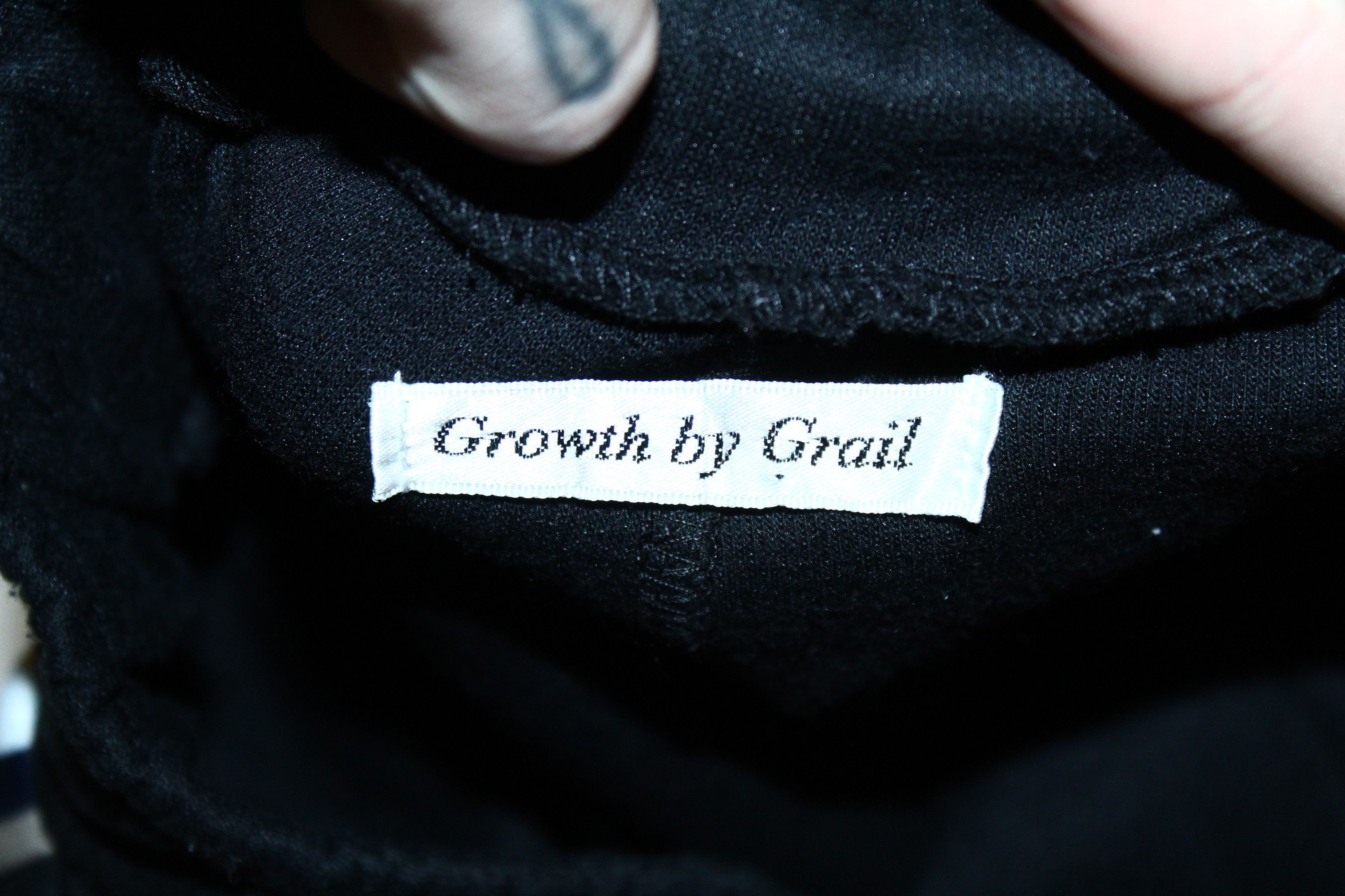 In The Attic Y2K🔥 GROWTH BY GRAIL stripe taped cropped sweatpants Size US 30 / EU 46 - 2 Thumbnail