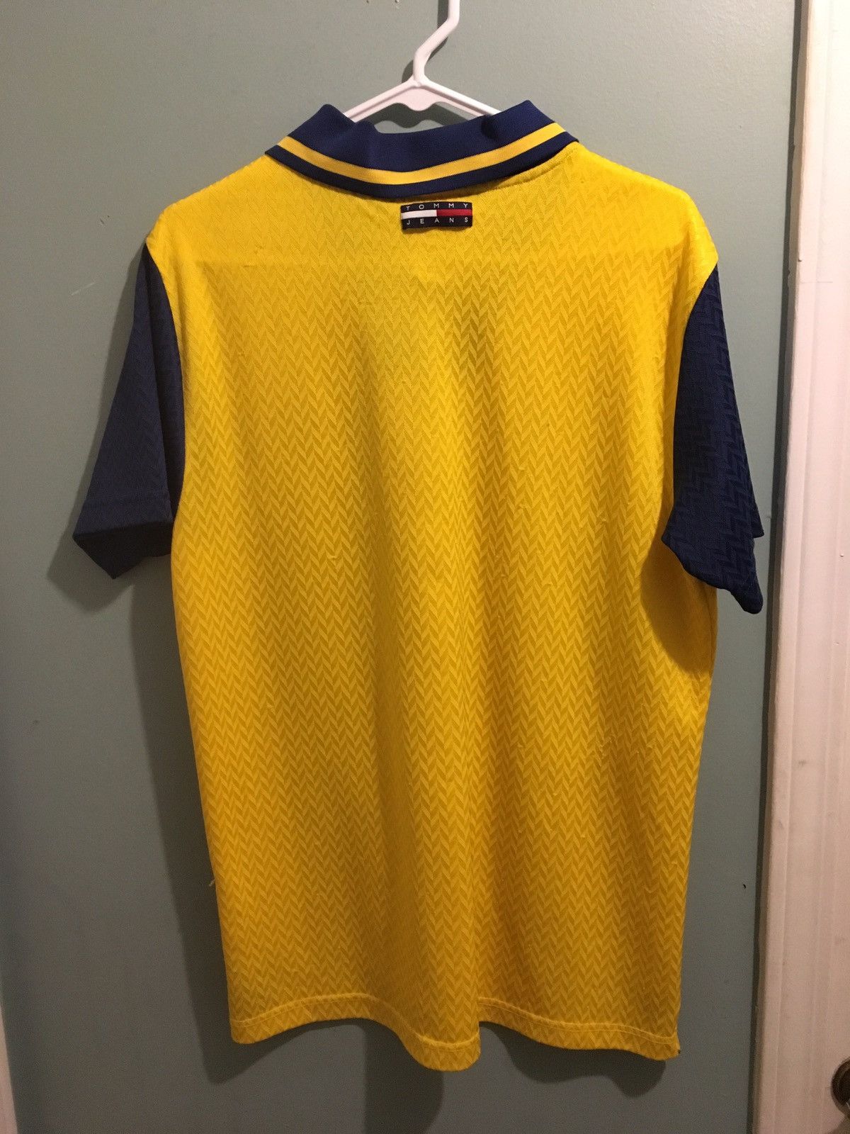 Tommy Hilfiger × Vintage Vintage Banana Tommy Jeans Soccer Jersey Size US M / EU 48-50 / 2 - 2 Thumbnail