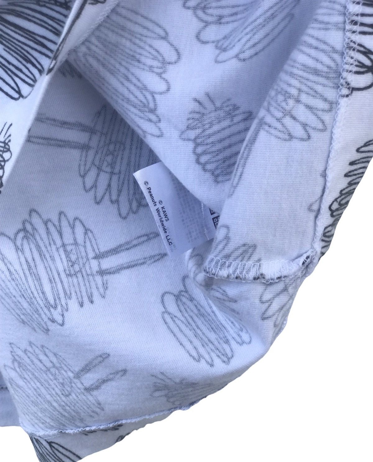 Kaws × Peanuts Shirt Kaws X Peanuts by Uniqlo Size US S / EU 44-46 / 1 - 8 Thumbnail