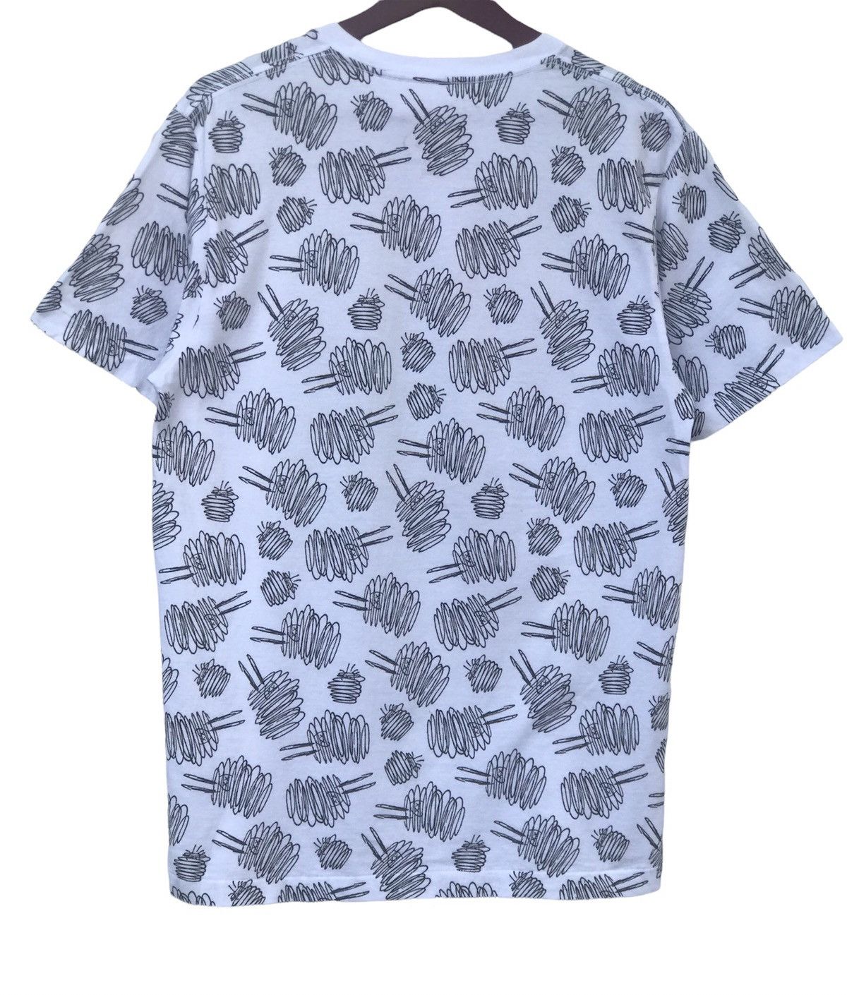 Kaws × Peanuts Shirt Kaws X Peanuts by Uniqlo Size US S / EU 44-46 / 1 - 7 Thumbnail