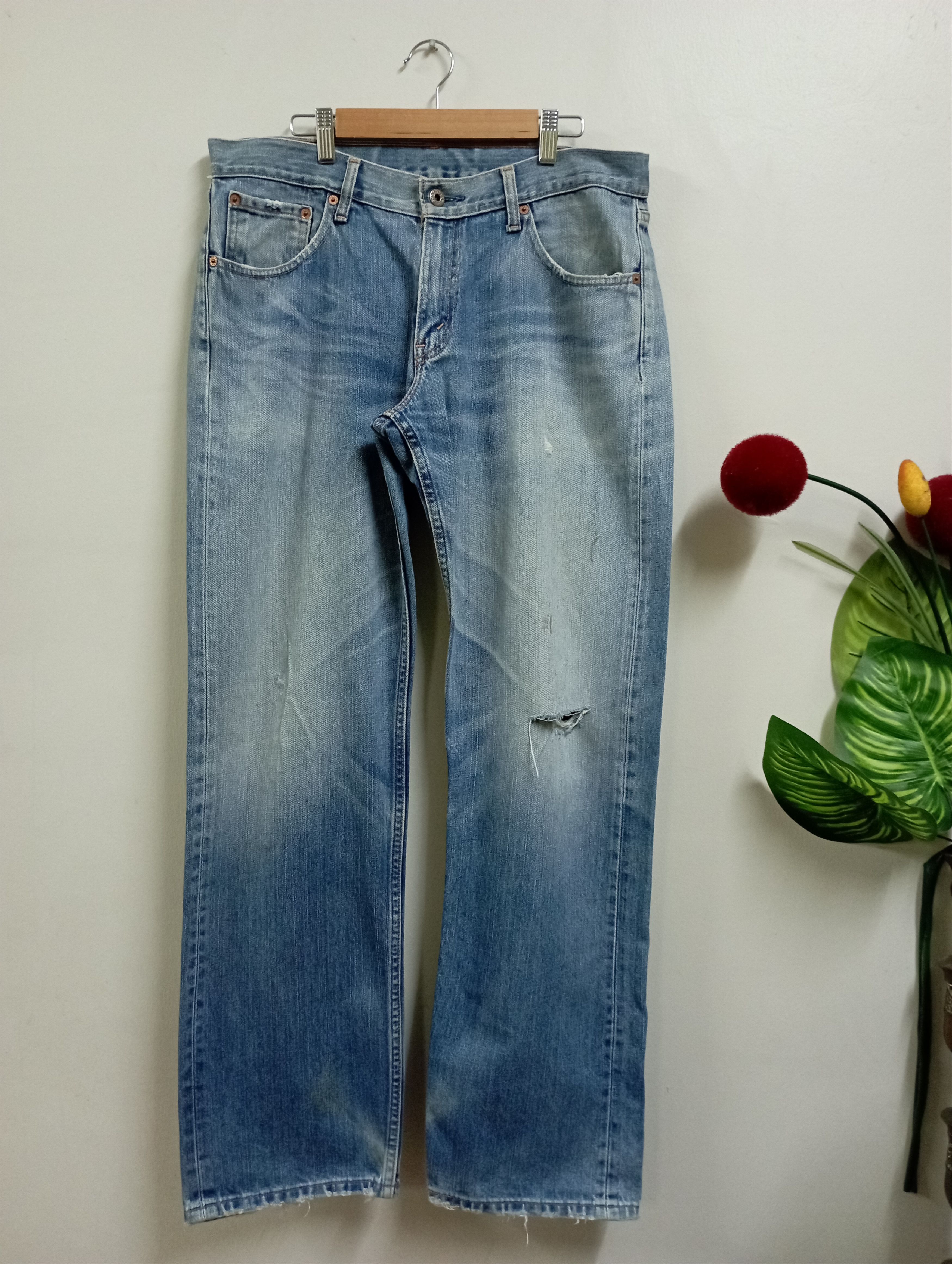 Levi's Vintage Levi's 553 Japan Blue Wash Distessed Jeans Size US 34 / EU 50 - 1 Thumbnail
