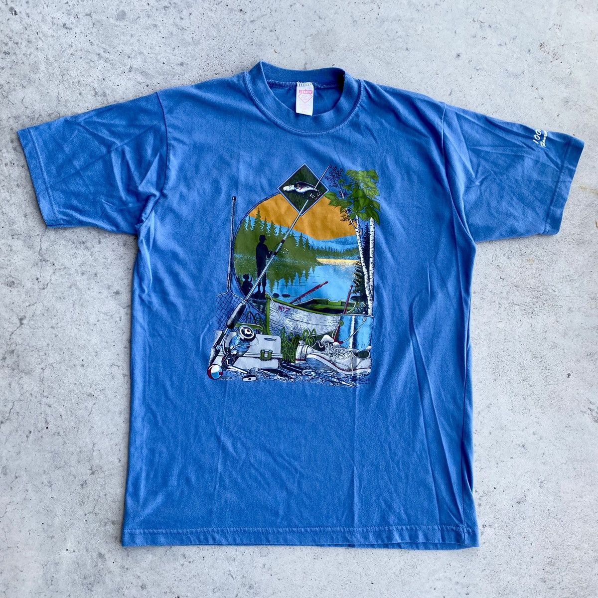 Bass Master Mens or Boys 80s Vintage Fishing Retro Sunset T-Shirt