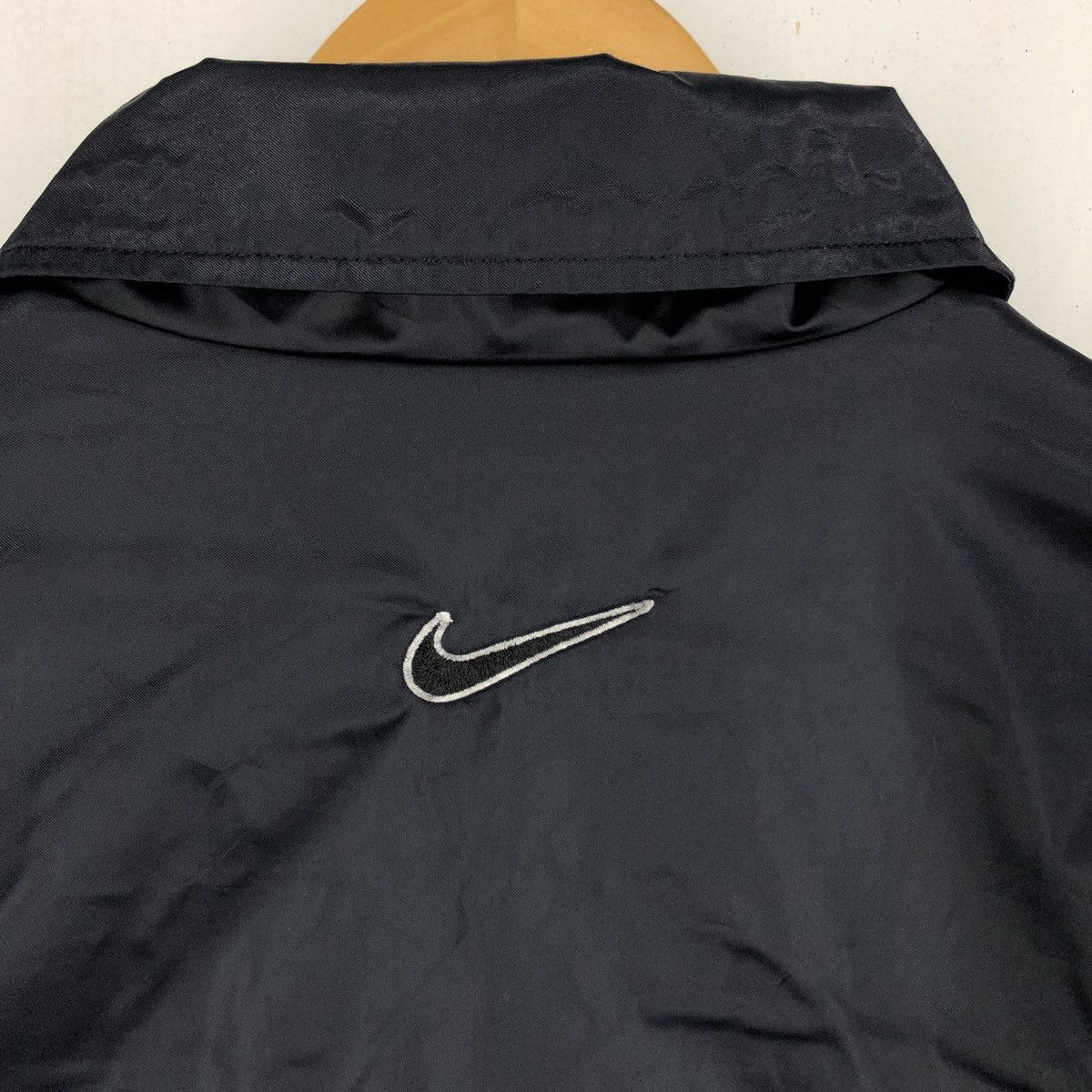 Nike 90s Vintage NIKE SILVER TAG Nylon Jacket #2466-86 Size US L / EU 52-54 / 3 - 9 Thumbnail