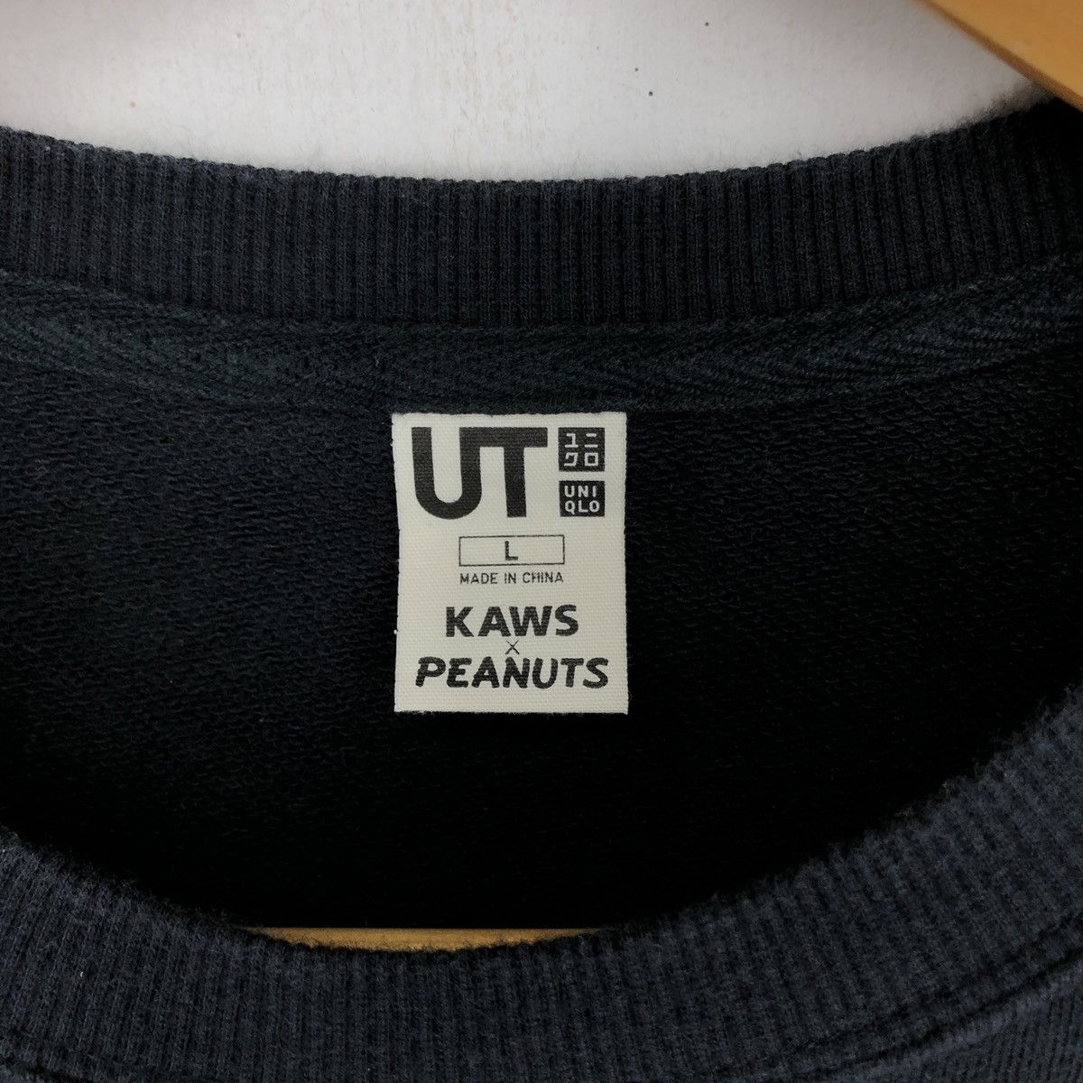 Kaws × Peanuts × Uniqlo KAWS x UNIQLO Crew Neck Sweatshirt #2475-86 Size US M / EU 48-50 / 2 - 4 Thumbnail
