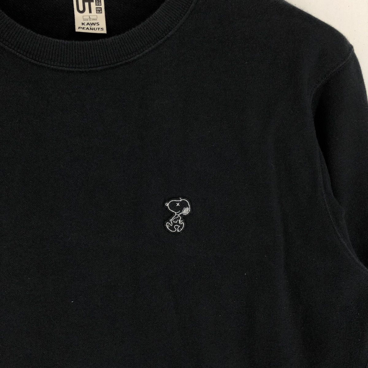 Kaws × Peanuts × Uniqlo KAWS x UNIQLO Crew Neck Sweatshirt #2475-86 Size US M / EU 48-50 / 2 - 2 Thumbnail