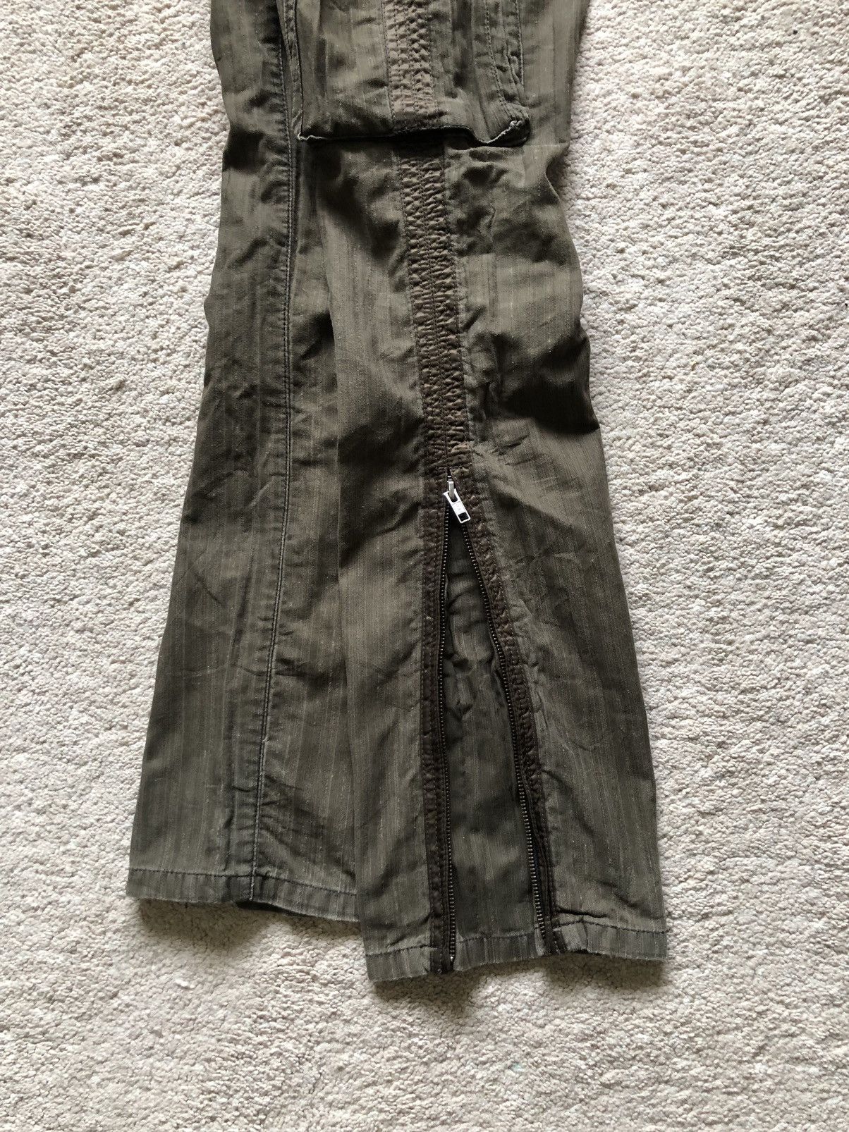 Japanese Brand 1990s Difference Rupert Ankle Zipper Flare Cargo Pant Size US 30 / EU 46 - 9 Thumbnail