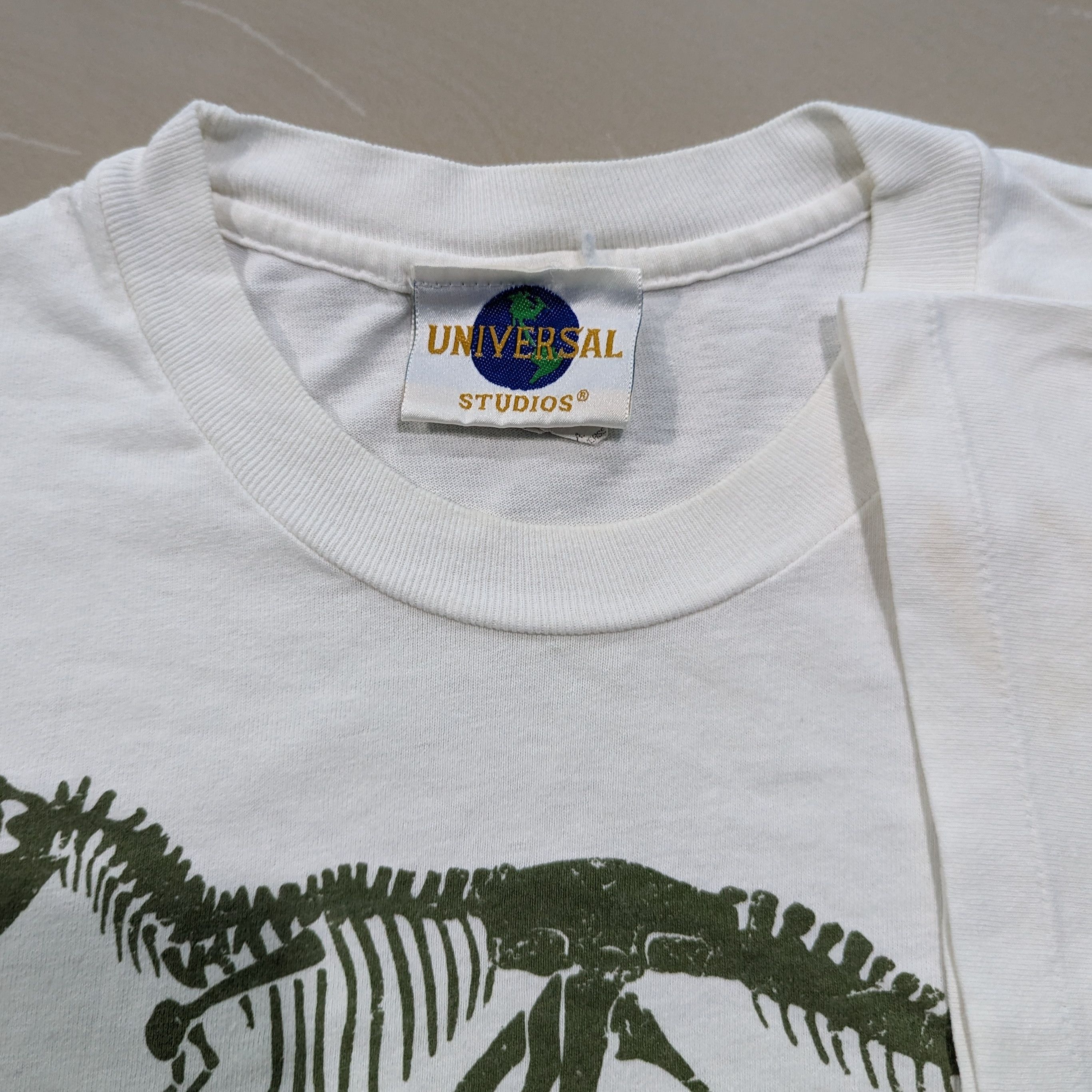 Universal Studios Vintage 1996 Jurassic Park Perception Reality Tee Shirt Size US M / EU 48-50 / 2 - 5 Thumbnail