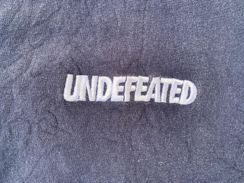 Vintage Undefeated Hoodie small Logo