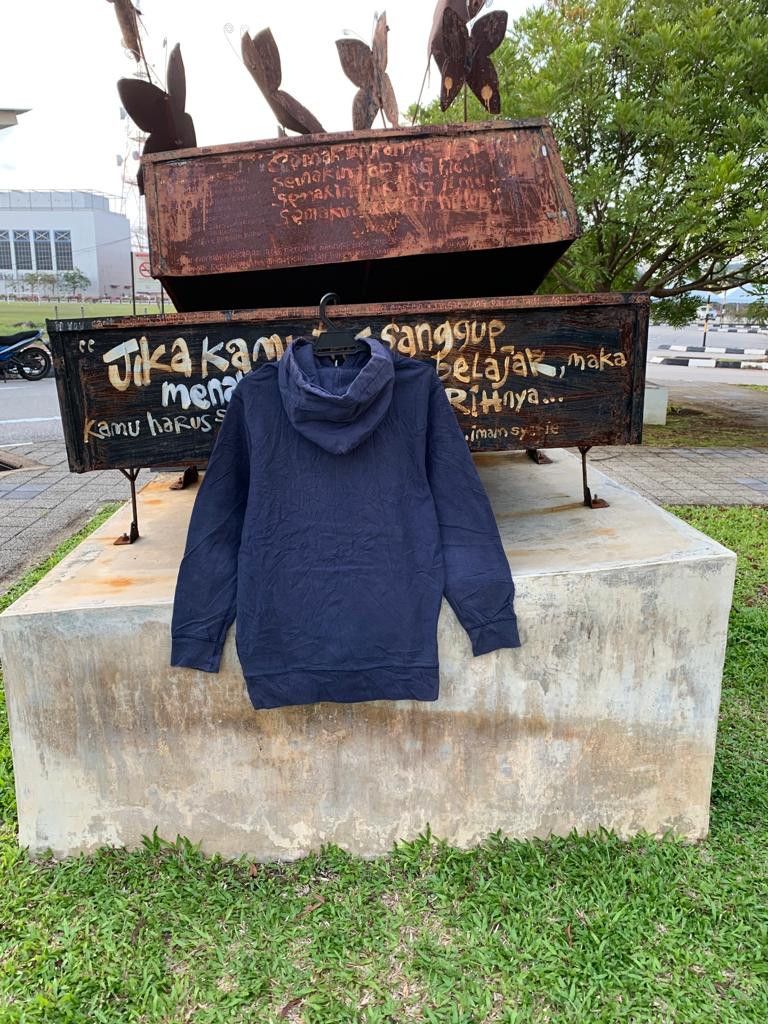 Vintage Undefeated Hoodie small Logo