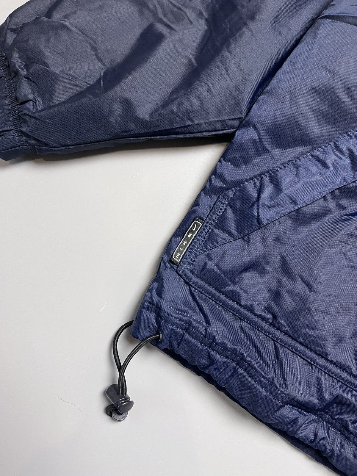 Nike Nike Vintage Nylon Mini Swoosh Logo Light Jacket Size US S / EU 44-46 / 1 - 3 Thumbnail