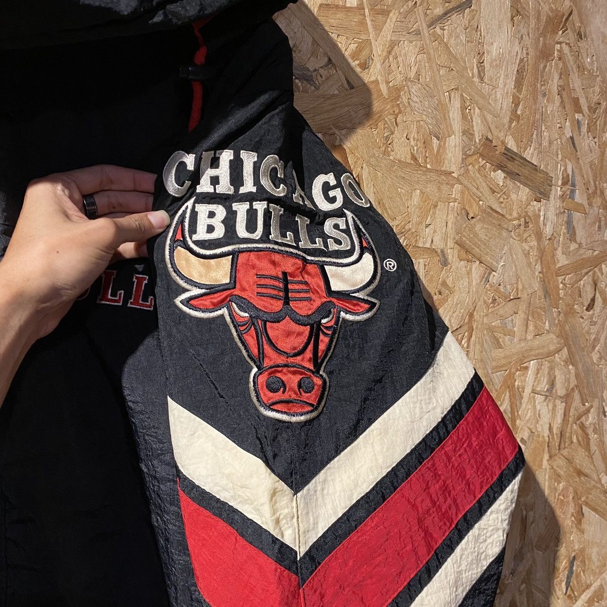 NBA VINTAGE VERY RARE‼️Chicago Bull NBA Starter Embroided Jacket Size US L / EU 52-54 / 3 - 10 Thumbnail