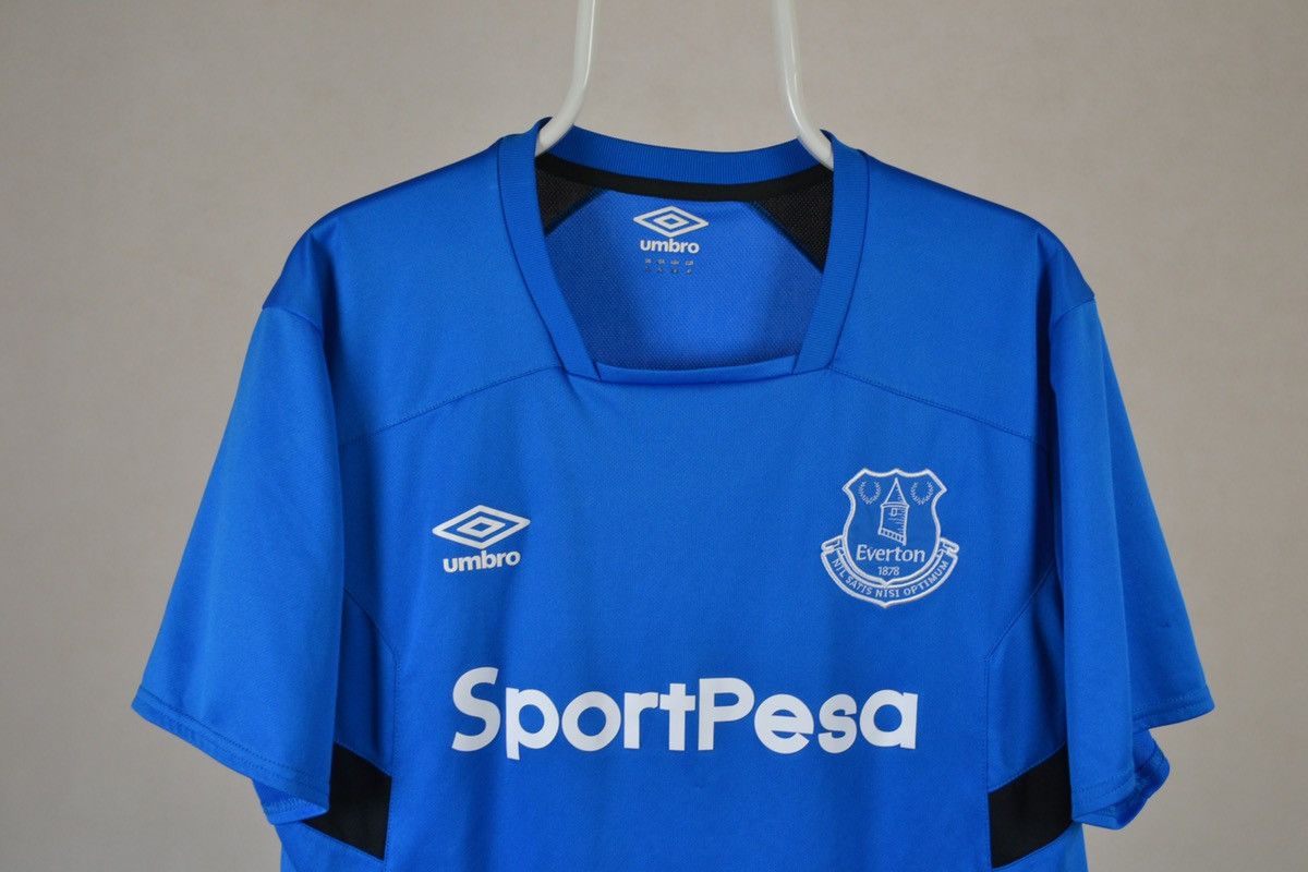 Umbro Everton fc 2017 2018 training soccer shirt jersey Umbro Size US XL / EU 56 / 4 - 3 Thumbnail