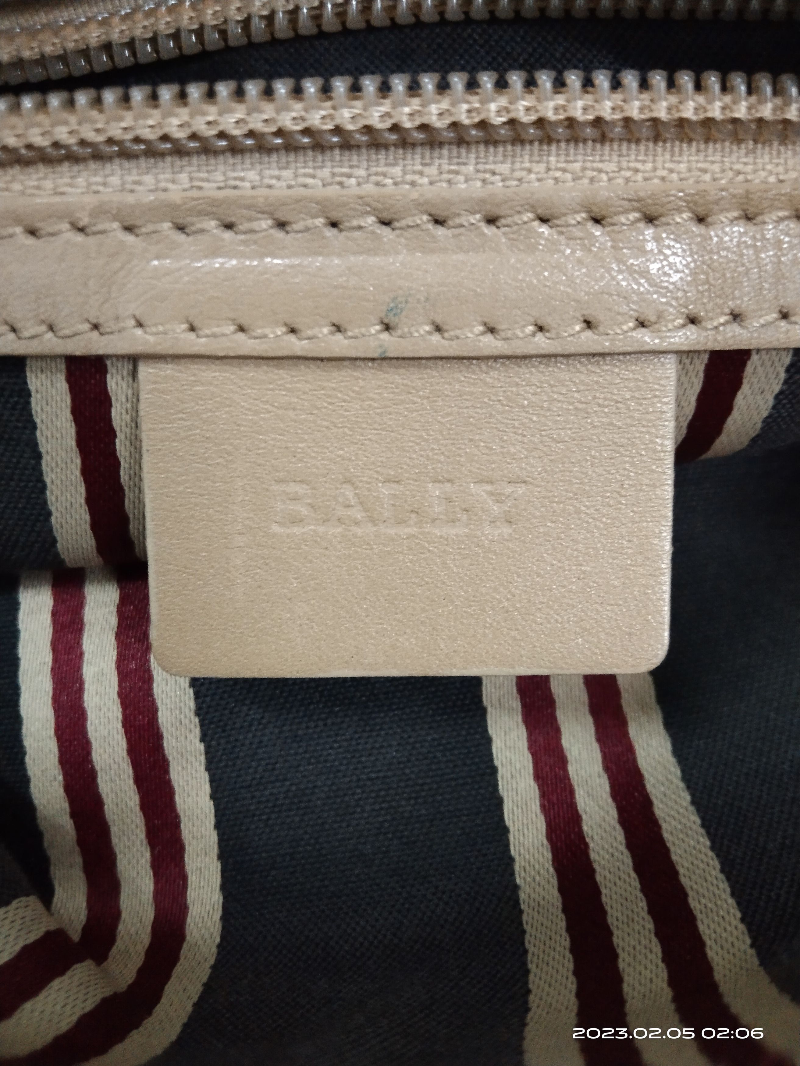 Bally × Leather GRAIL🔥OG SUEDE LEATHER BALLY HANDCARRY Size ONE SIZE - 6 Thumbnail